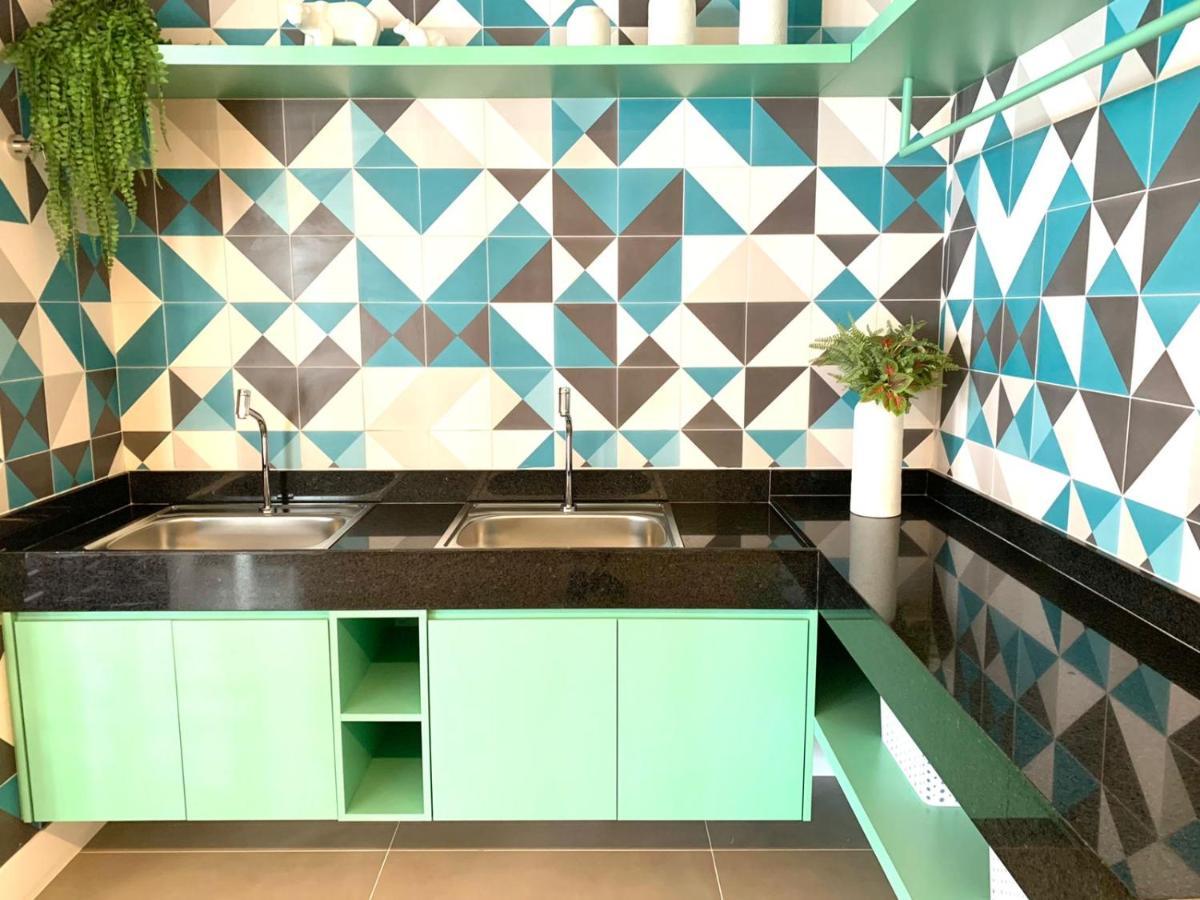 212 - Modern Loft In - Perfect For Short & Long Apartemen *
