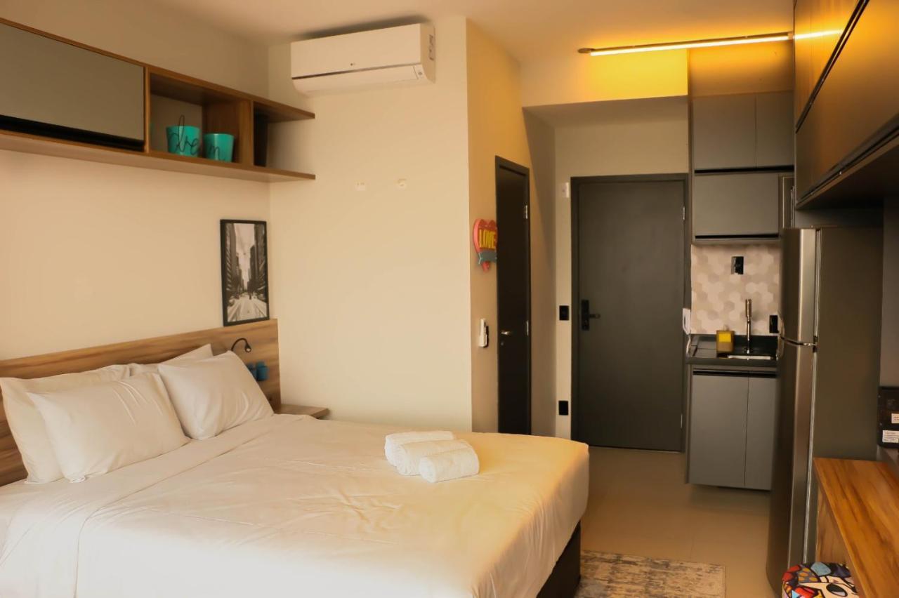 2306 - Modern With Allianz View & Rooftop Pool