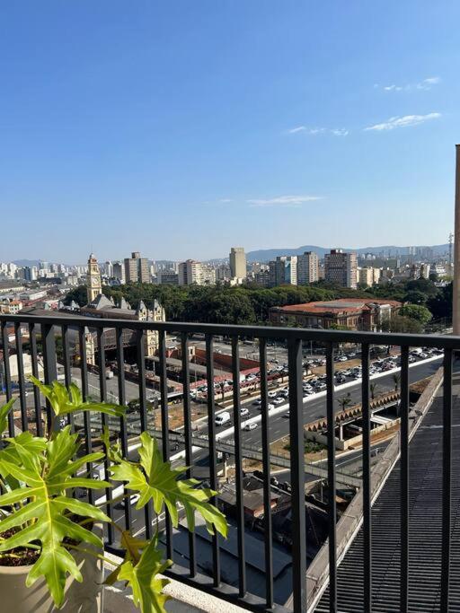Apto Lindo Em Frente Metro Luz Apartment