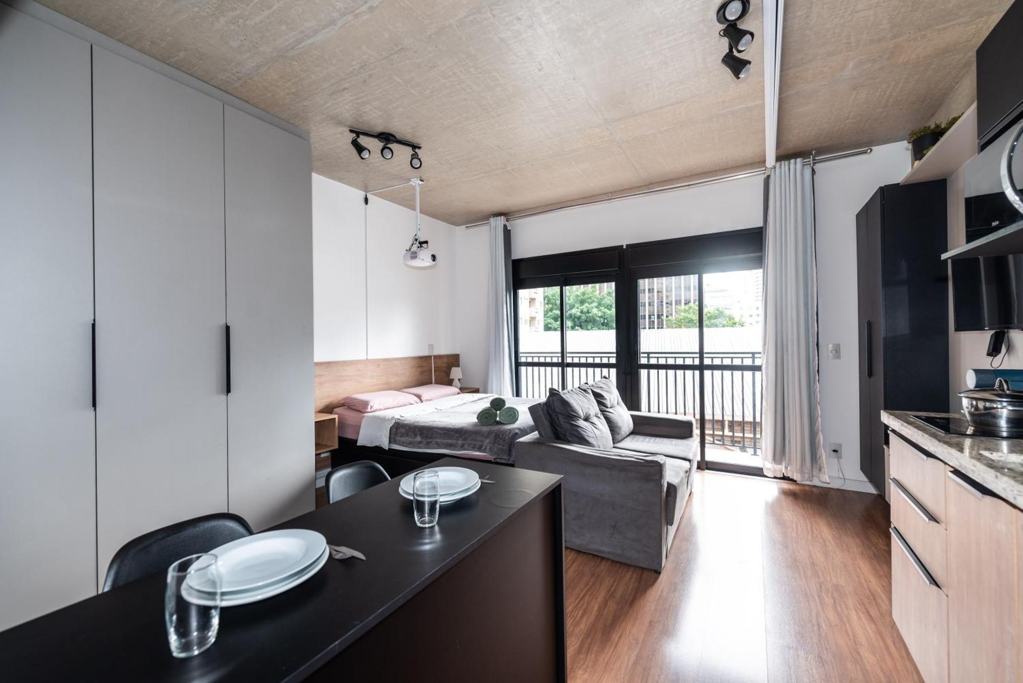 48 New W Movie Screen, Fast Wifi And Balcony