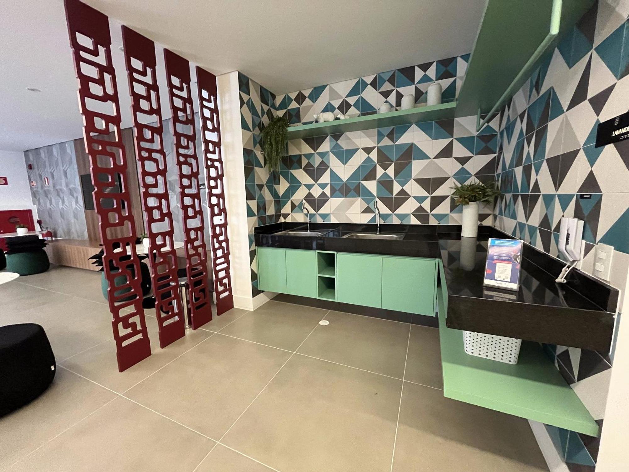 Modernos Totalmente Mobiliados Com Academia Proximo A Metro Parque Ibirapuera E Hospitais