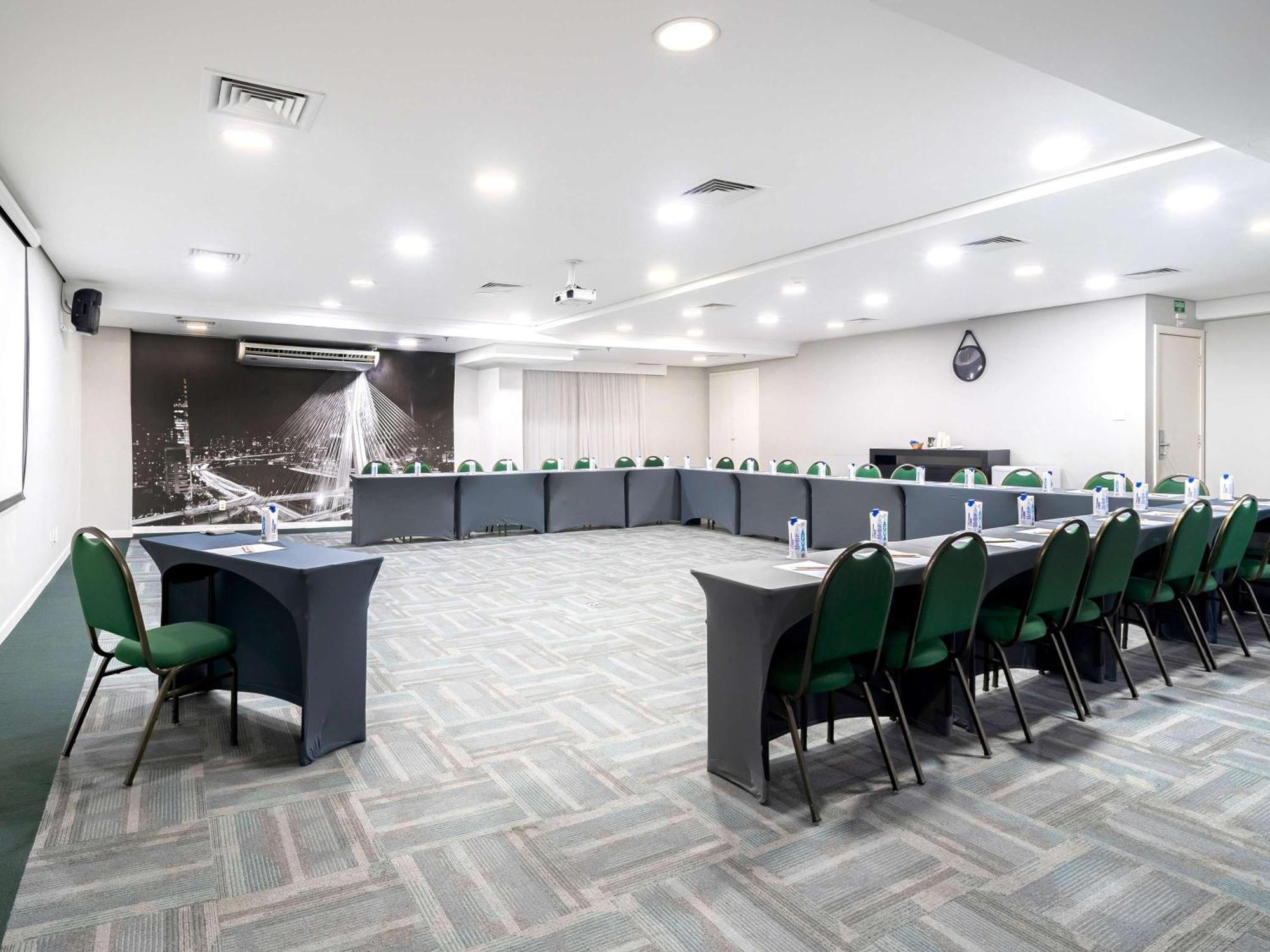 Khách sạn Mercure Ibirapuera Privilege 4*