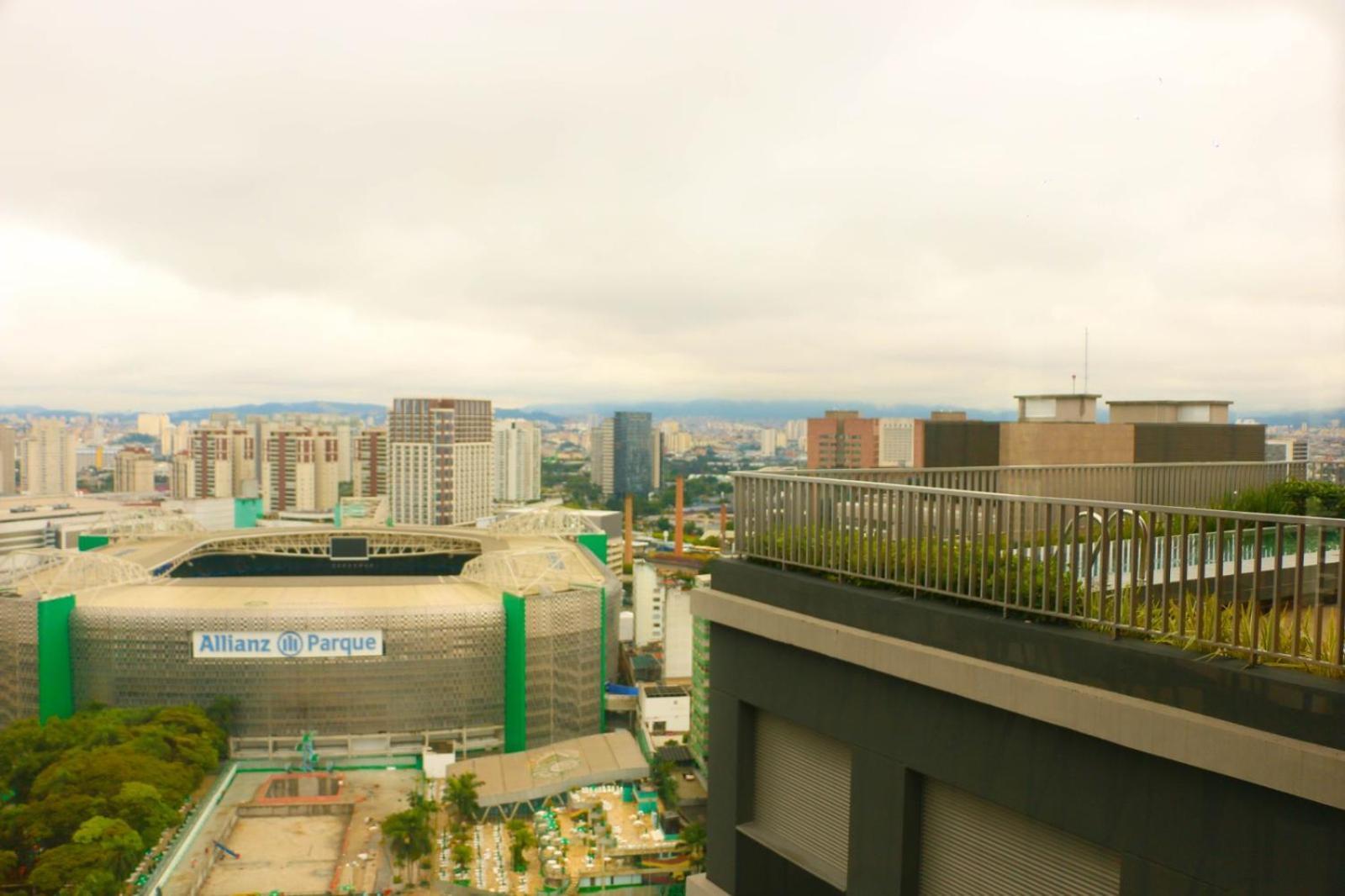 Apartment 2306 - Modern With Allianz View & Rooftop Pool *