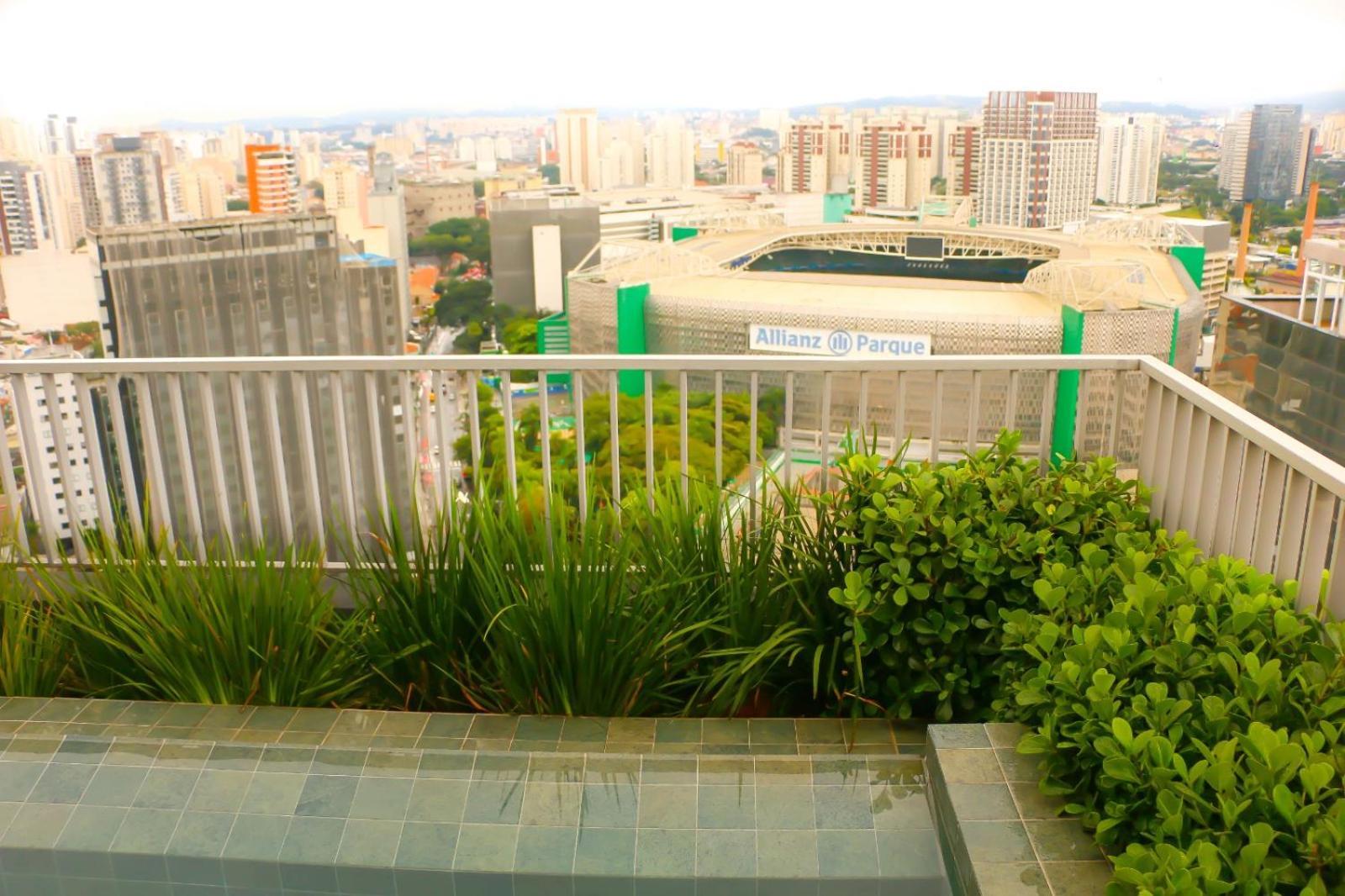 Apartment 2306 - Modern With Allianz View & Rooftop Pool *