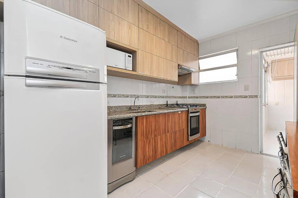 Căn hộ Lindo Com 3 Quartos E Sacada Na Liberdade