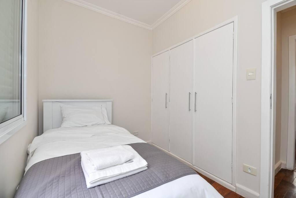 Căn hộ Lindo Com 3 Quartos E Sacada Na Liberdade
