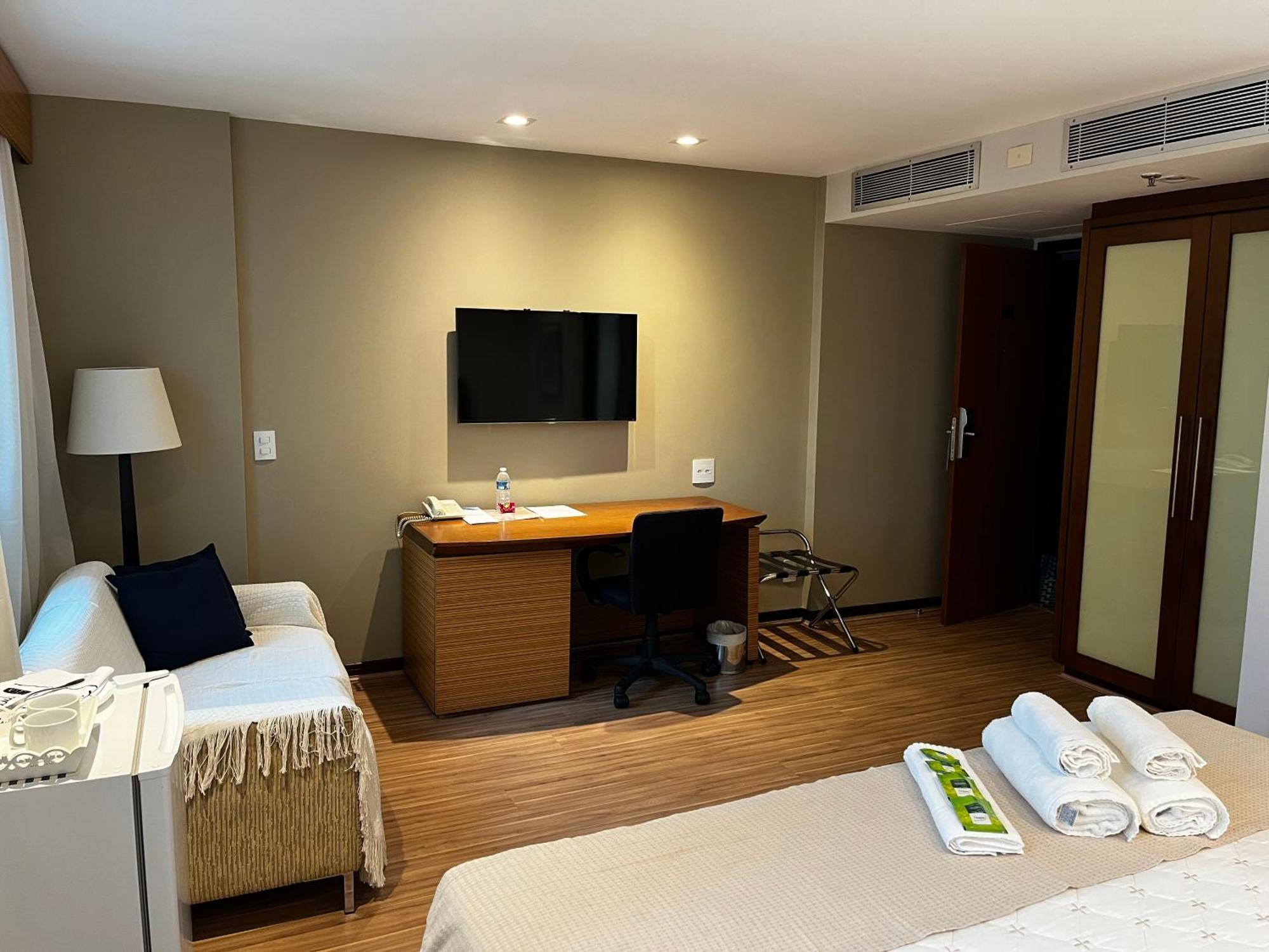 Flat 246 , Avenida Ibirapuera 2927, Moema-sao Paulo - 4*