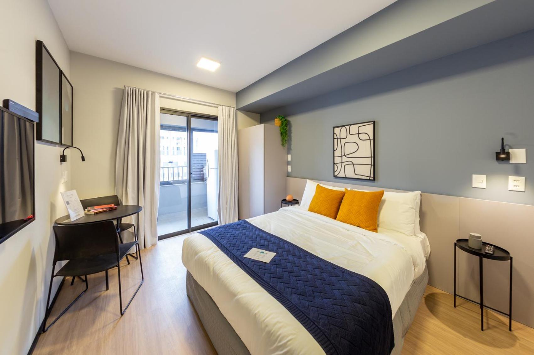 Apartment House Of Charlie Pinheiros *