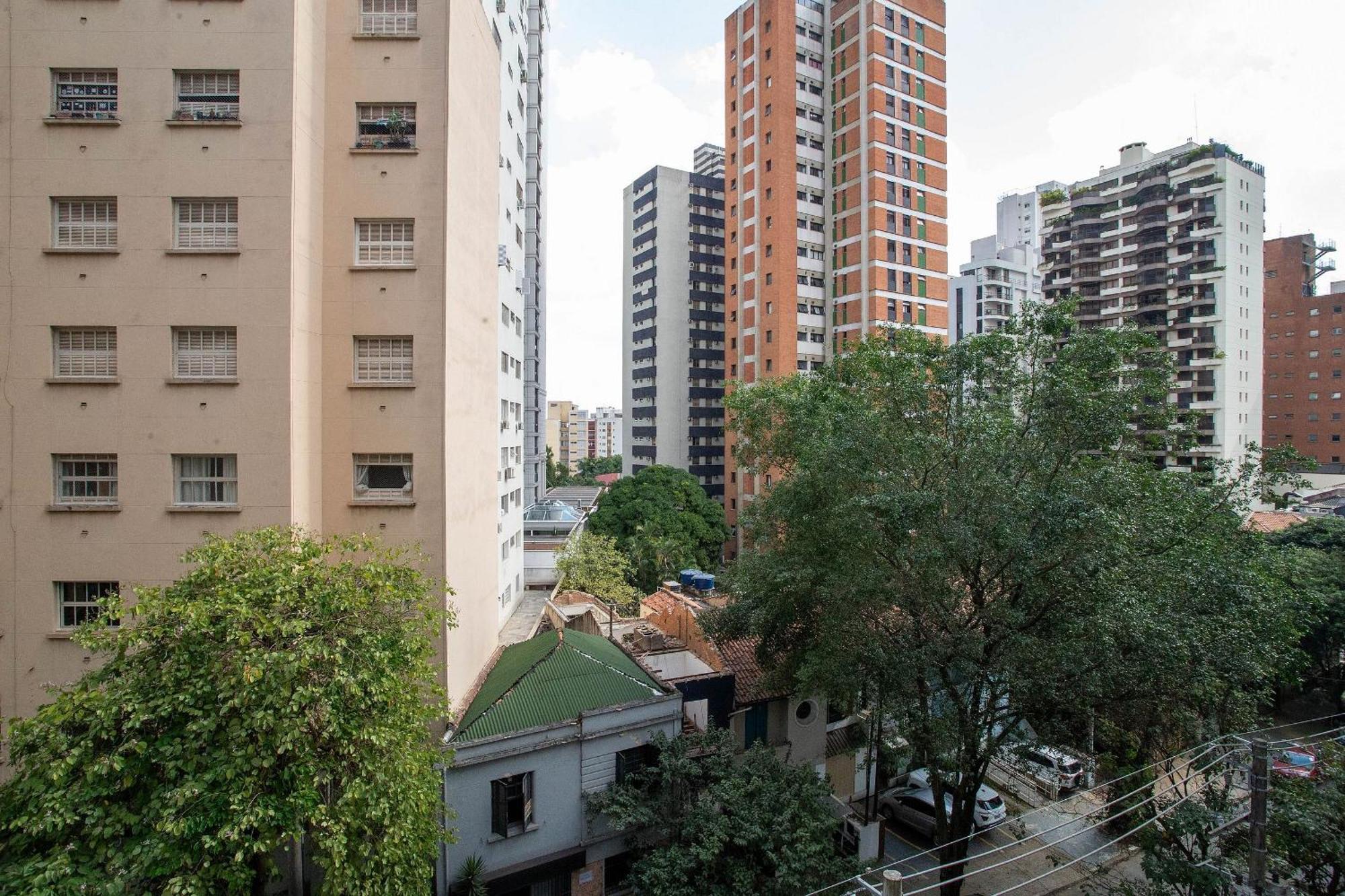 Athos Paraiso - Por Temporada * Sao Paulo