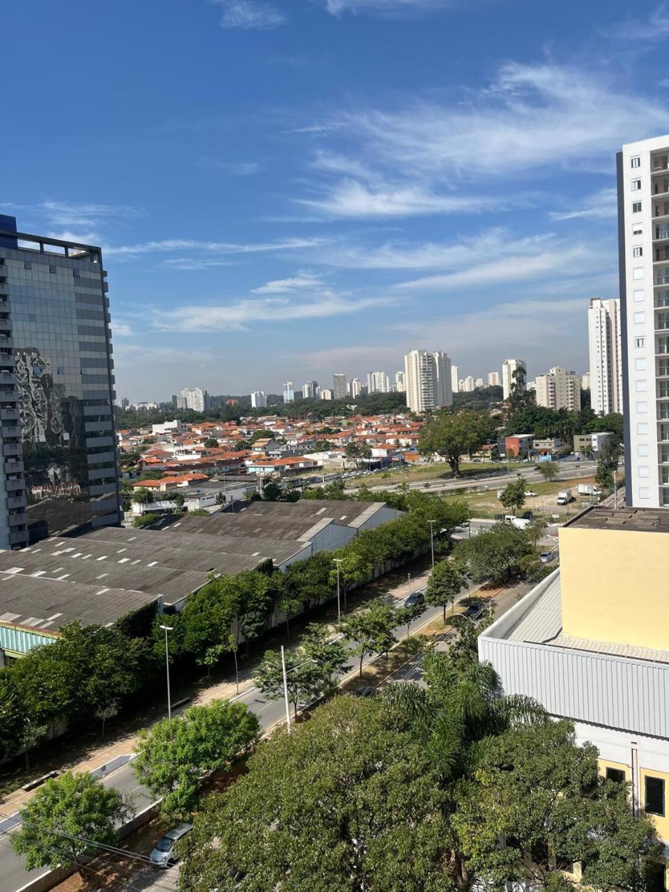 Apartment Em *
