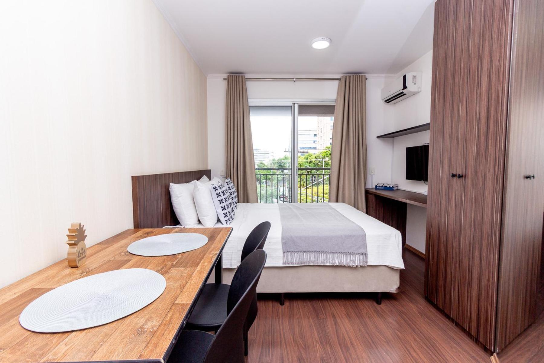360 Expo Center Apartment *