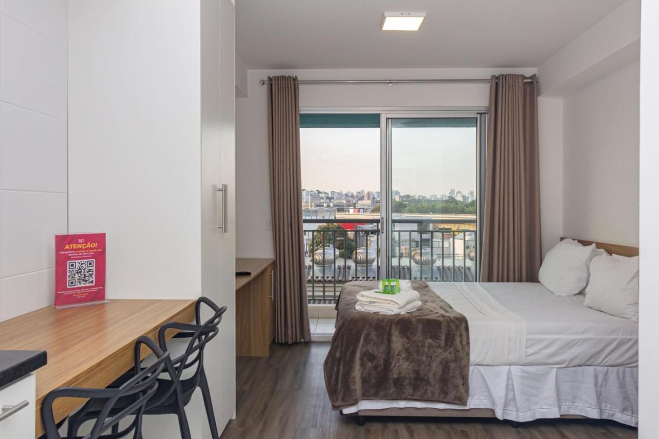 360 Expo Center Apartment *