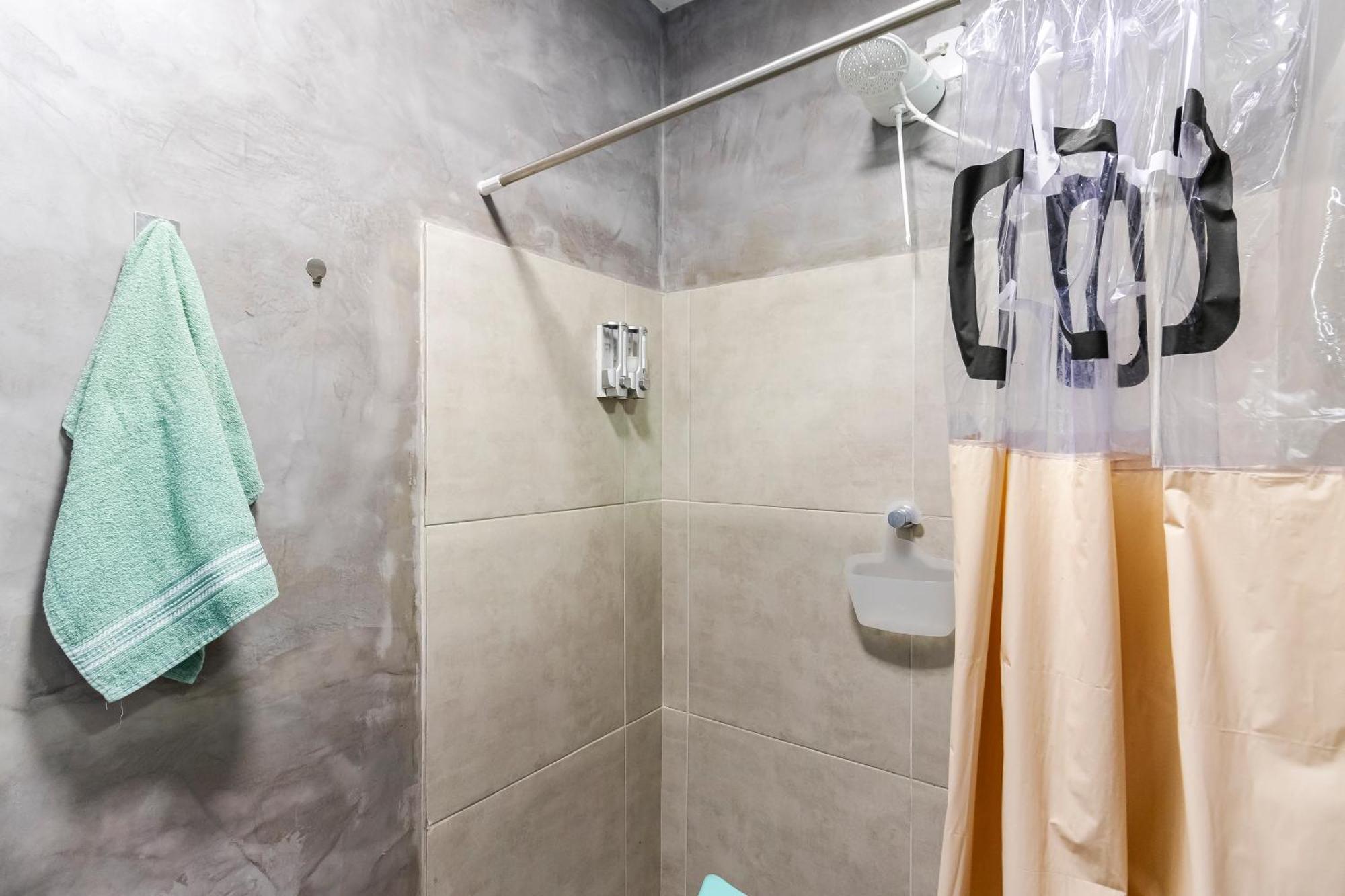 Domus Garden - Hostel, E Coliving Hostel