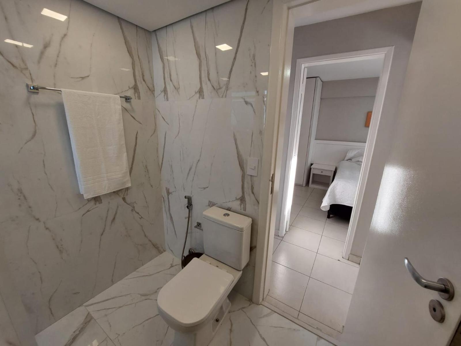 Dois Quartos Hc, Metro E Oscar Freire