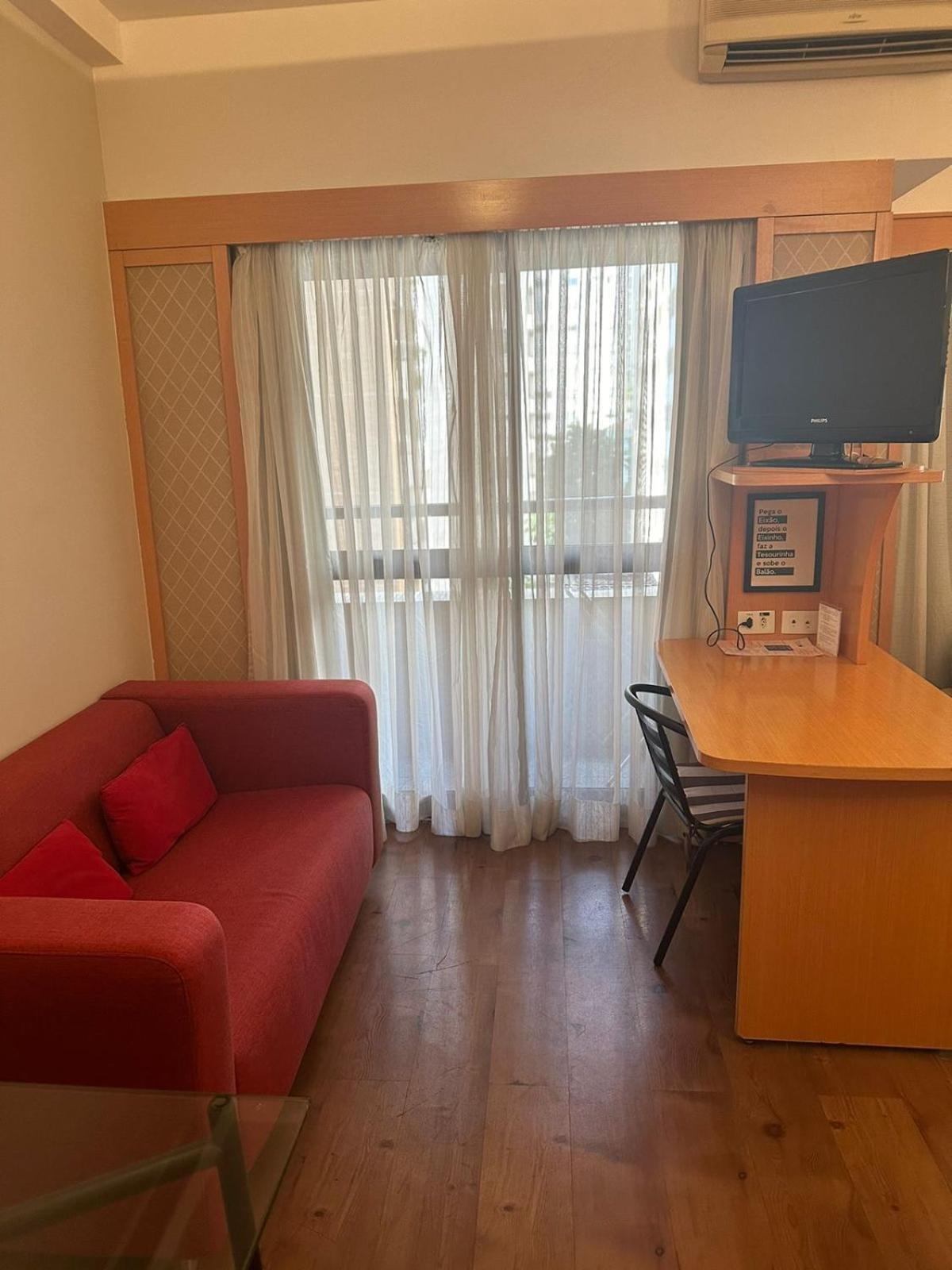 Apartment Com Sacada E Piscina