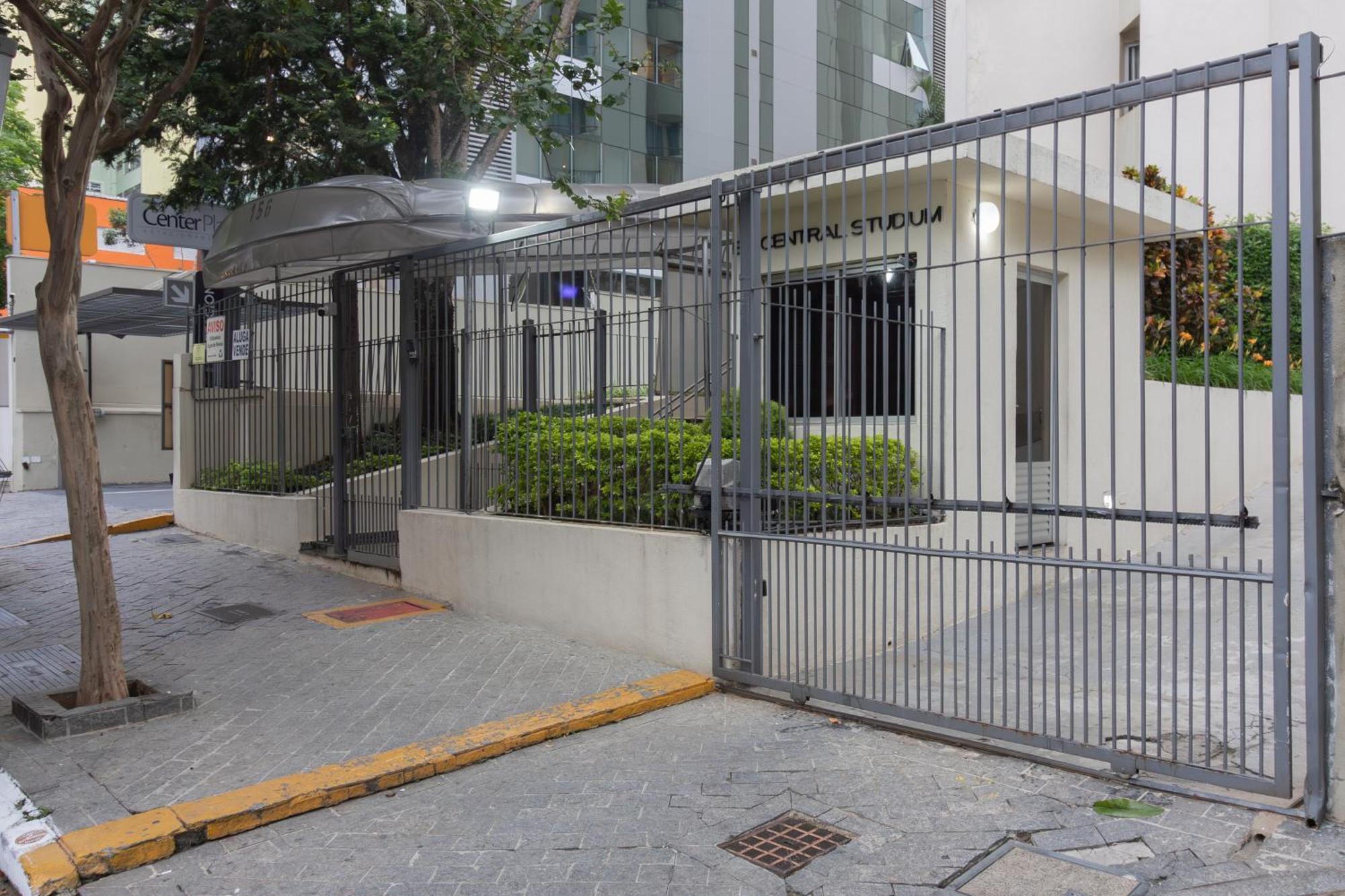 Flat 3 Pessoas Com Garagem, Piscina, Academia E Lavanderia