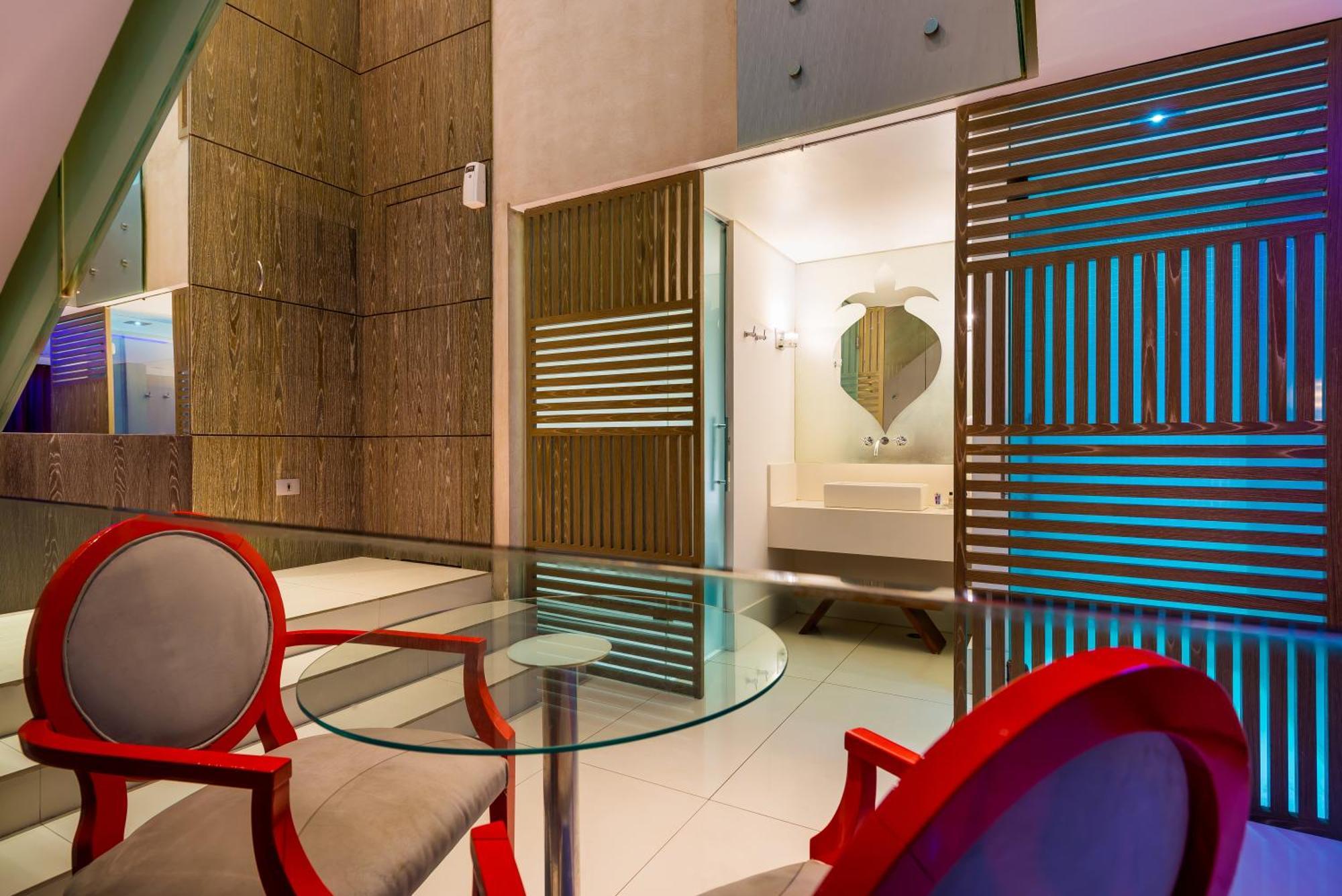 Yetişkin Oteli Apple (adults Only)