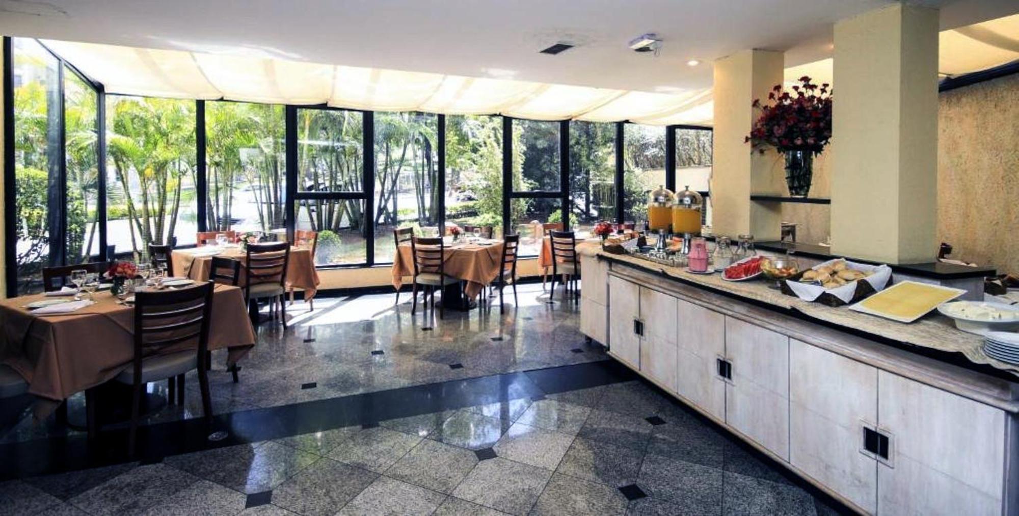 Bienal Flat Khách sạn *