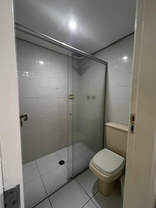 Flat Moema Com Varanda,lazer,servicos E Vaga *