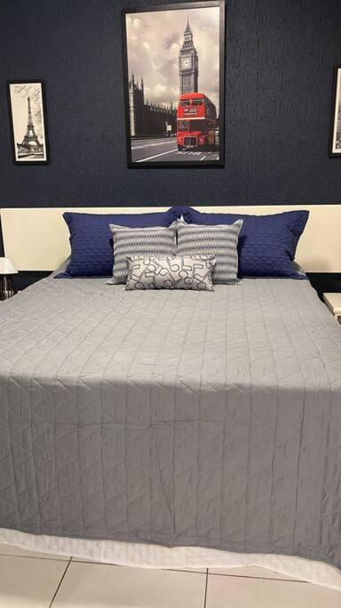 Flat Moema Com Varanda,lazer,servicos E Vaga Daire