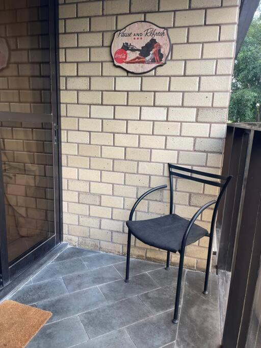 Flat Moema Com Varanda,lazer,servicos E Vaga