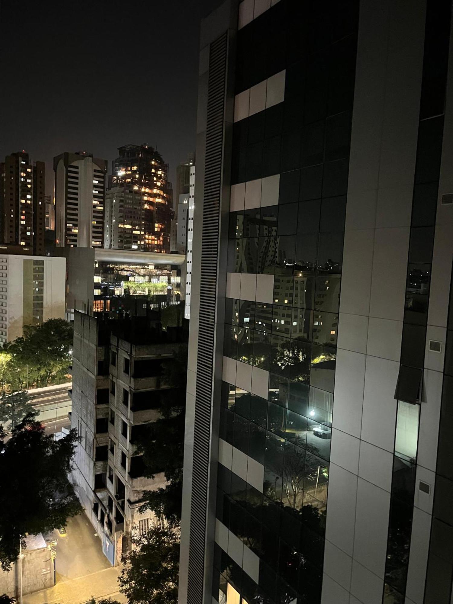Em Sao Paulo, Proximo Avenida Paulista E Sirio Libanes Daire *