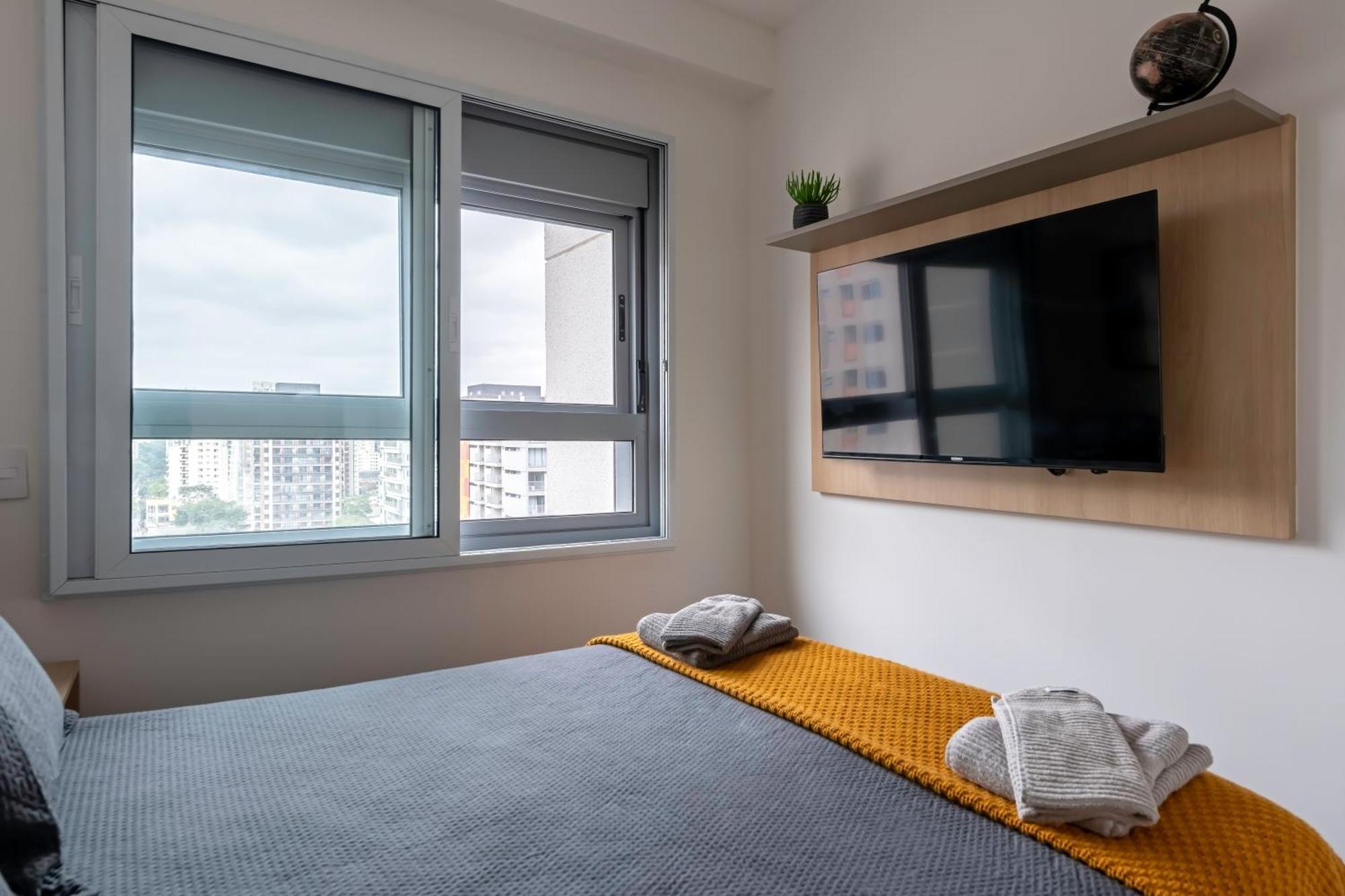 Com Varanda - Moema Apartment