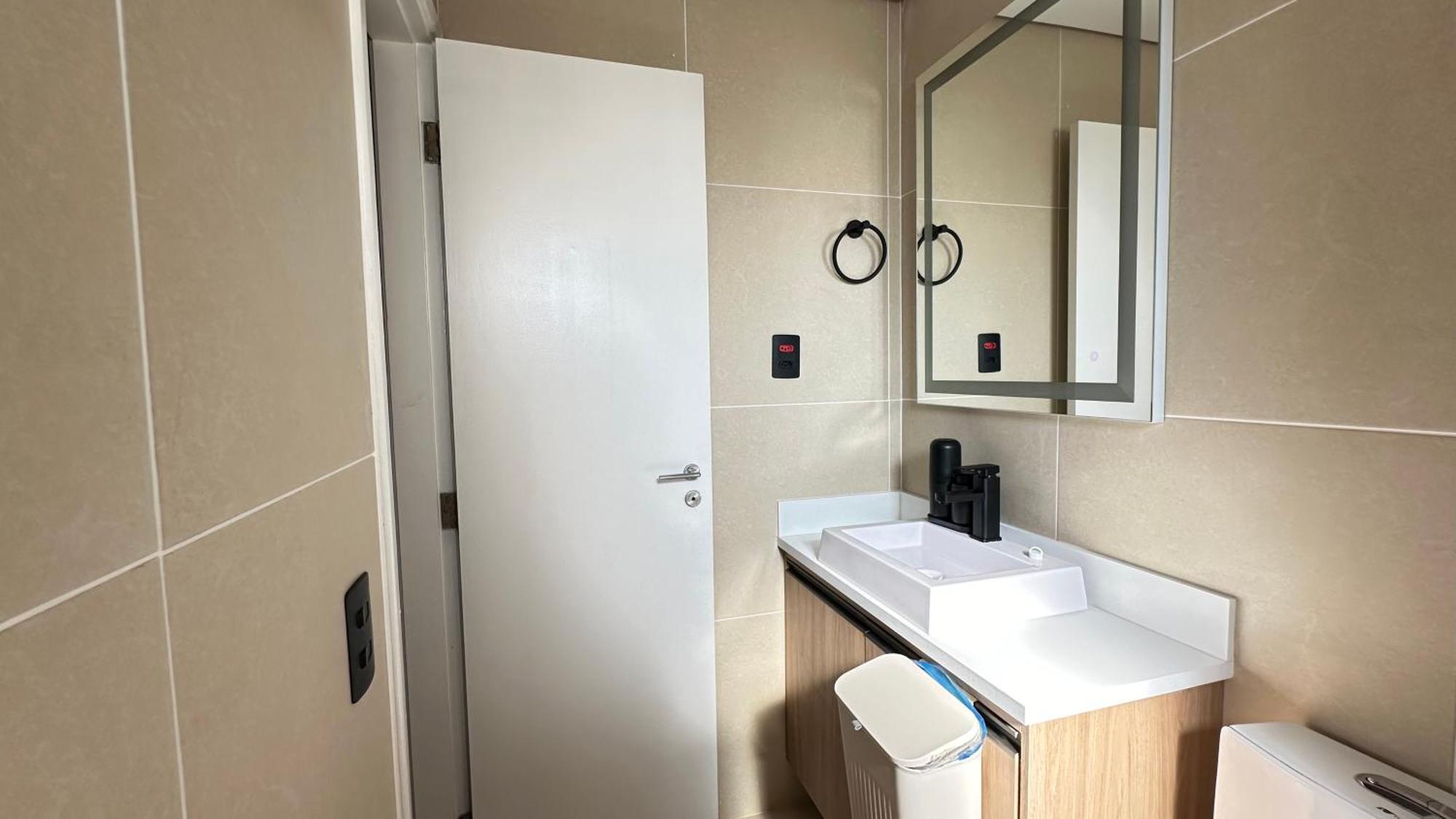 Khách sạn Moderno Em 4*