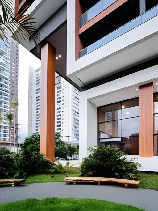 Yellow Habitarte - Luxo Urbano Nacoes Unidas * Sao Paulo