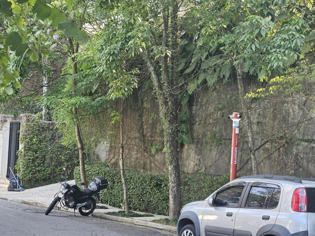 Linda Casa Em Rua Fechada Com Vista Proxima Ao Shopping Jardim São Paulo