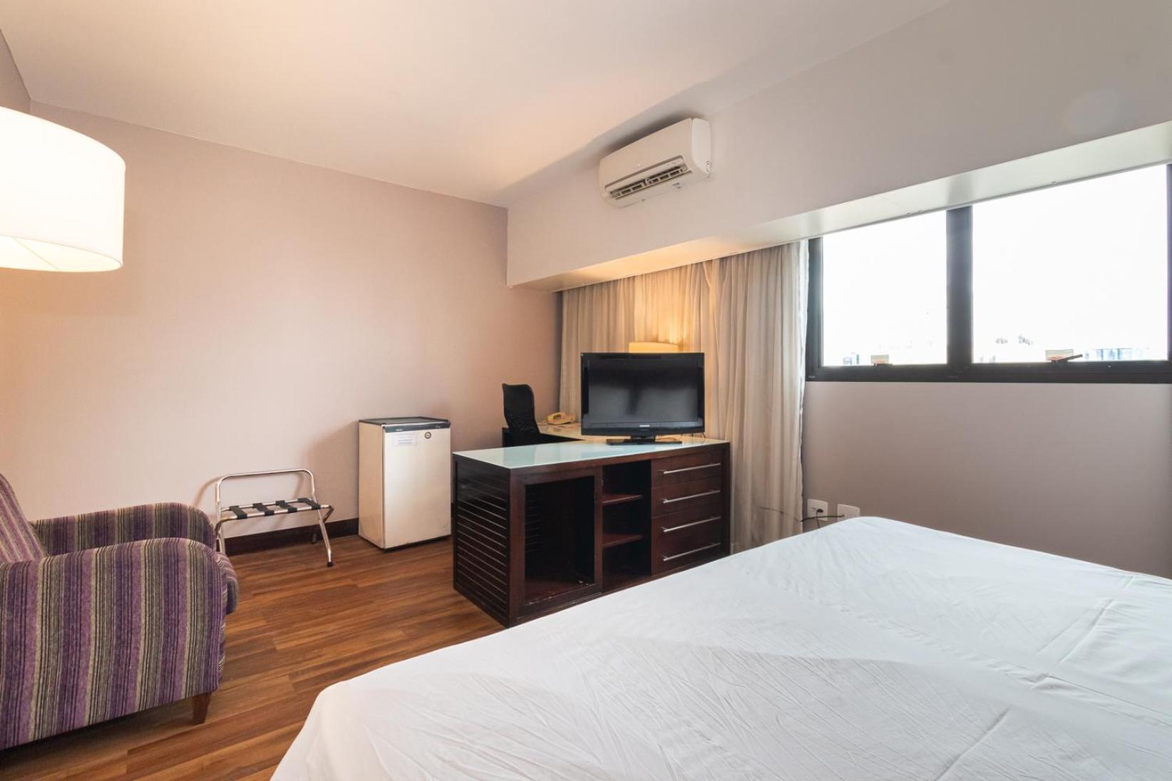 A1 Flats Wym Brooklin Apartemen