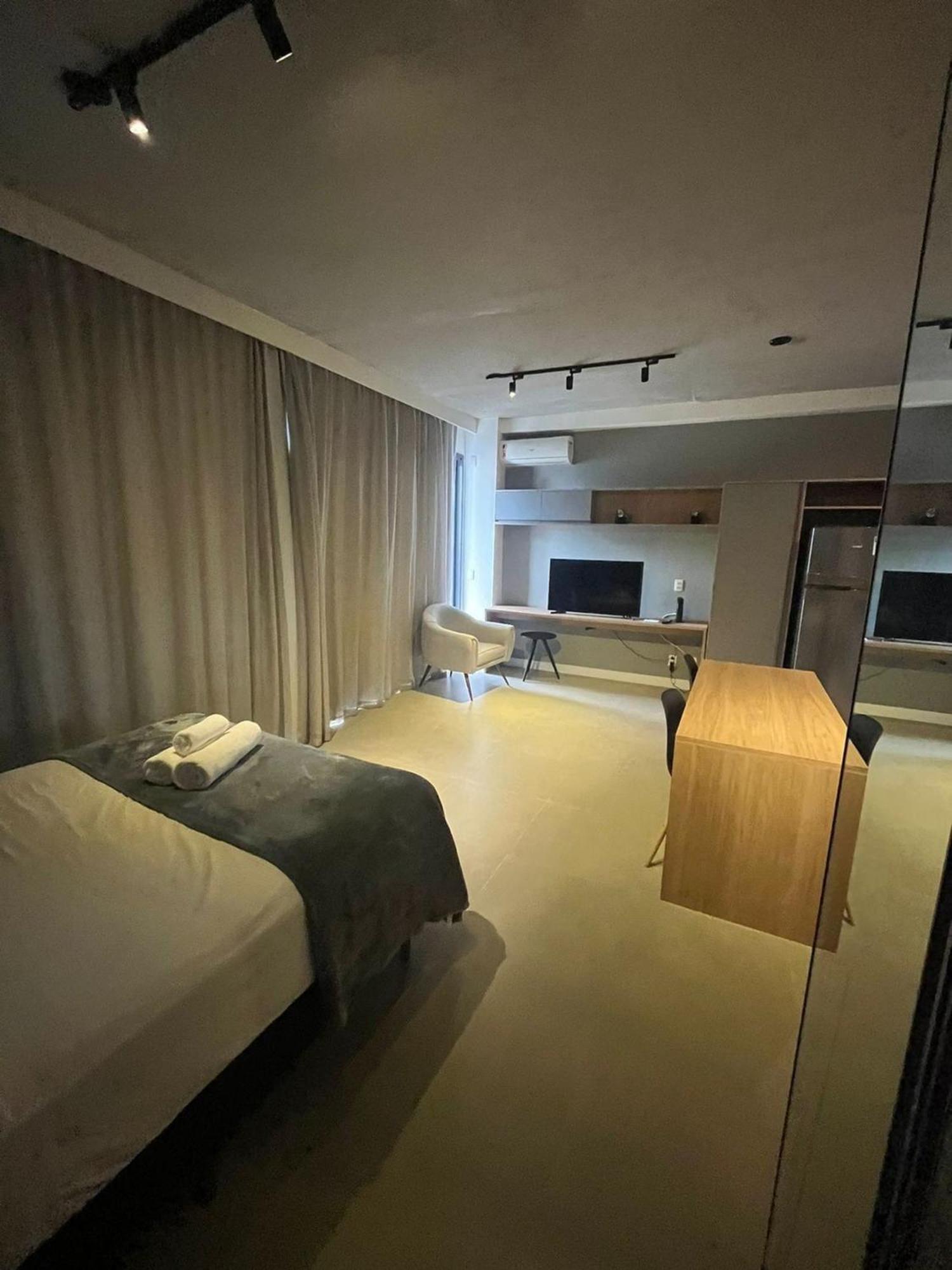 Apto Luxo Na Faria Lima | 2 Piscinas | Garagem * Sao Paulo