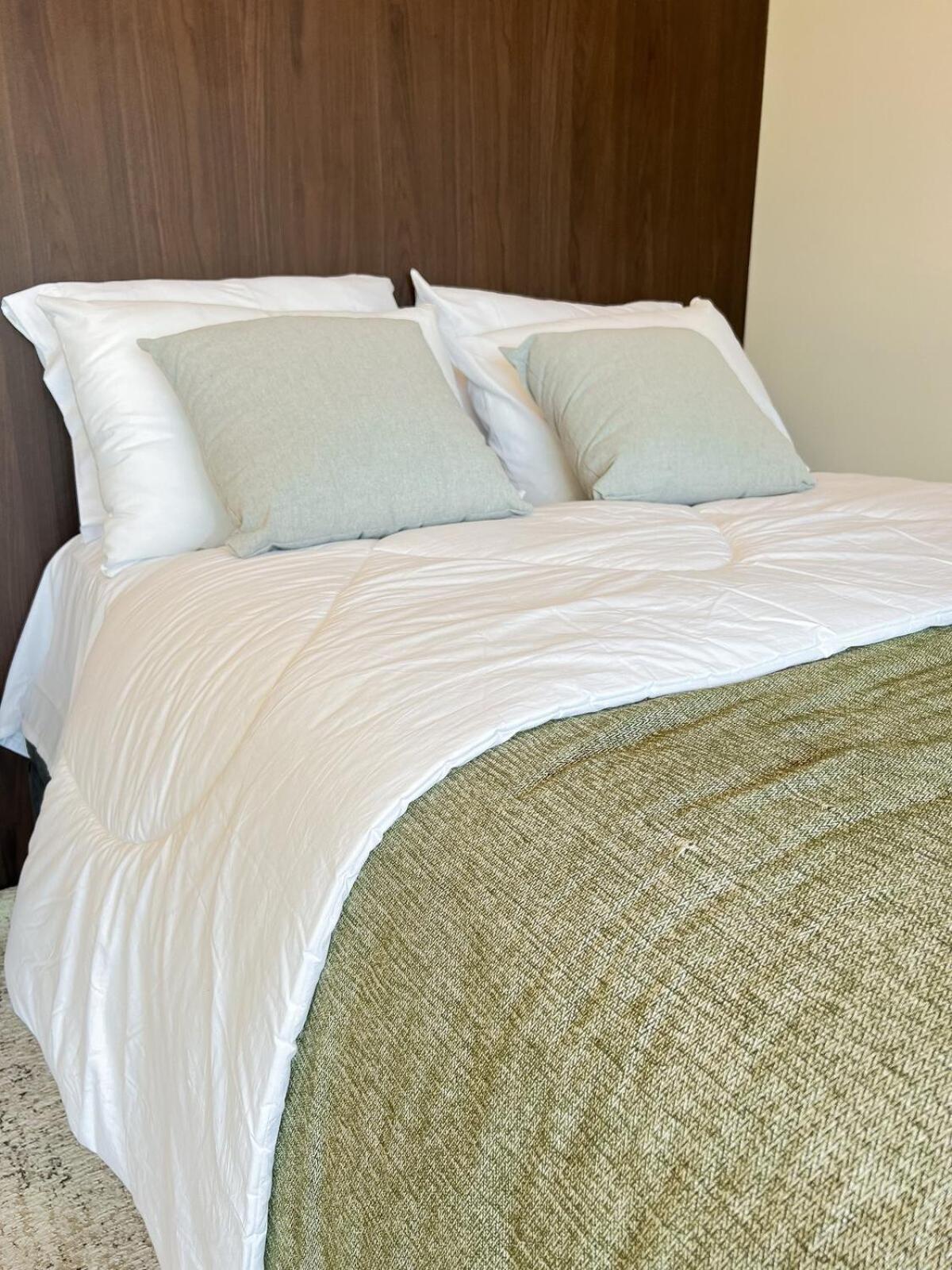 Sofisticado - American Flex Tangara Mattress Apartemen