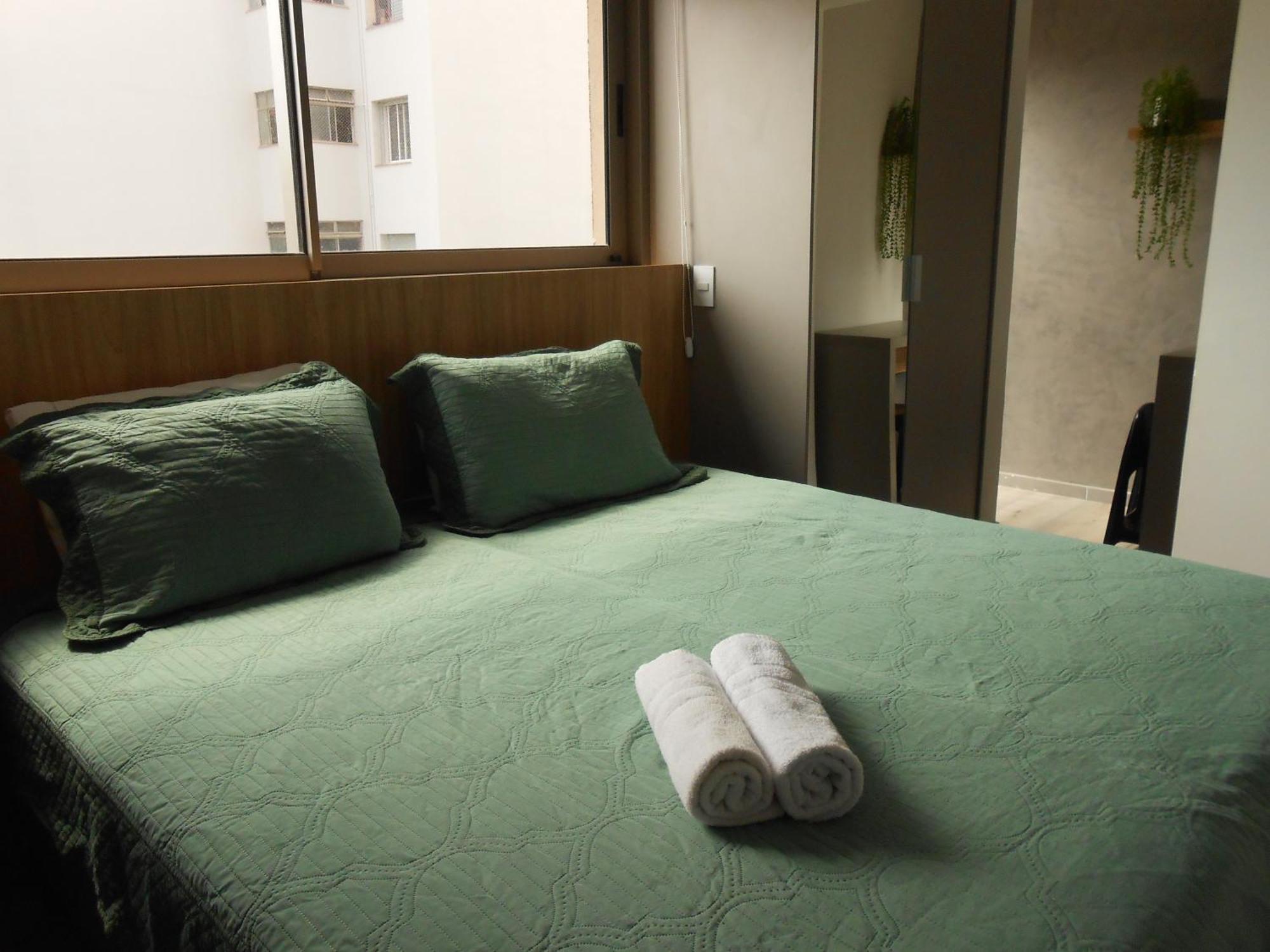 906 Lux Allianz Park Apartemen *