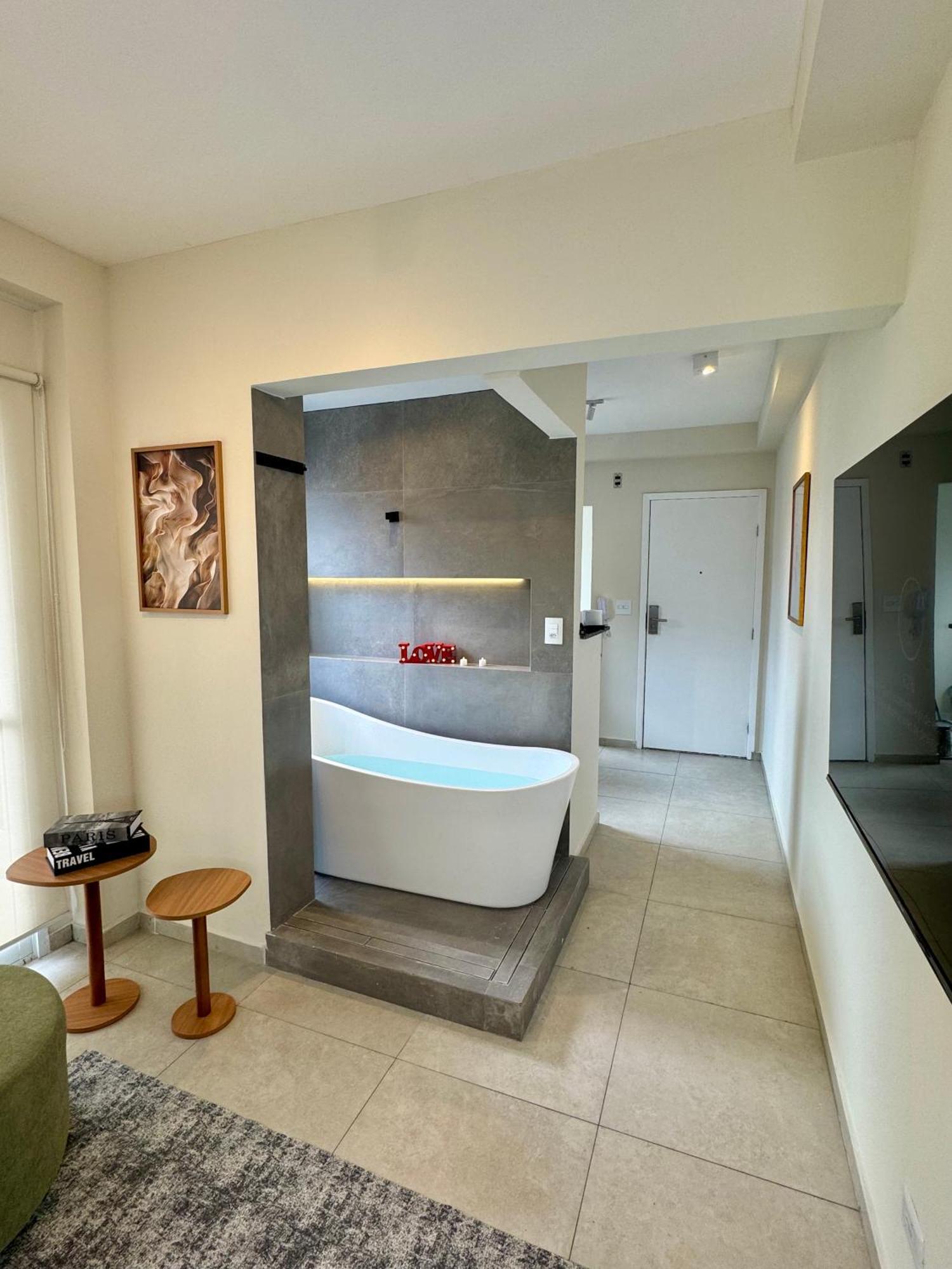 Uh House , Estacionamento , Piscina, Bela Vista Apartment *