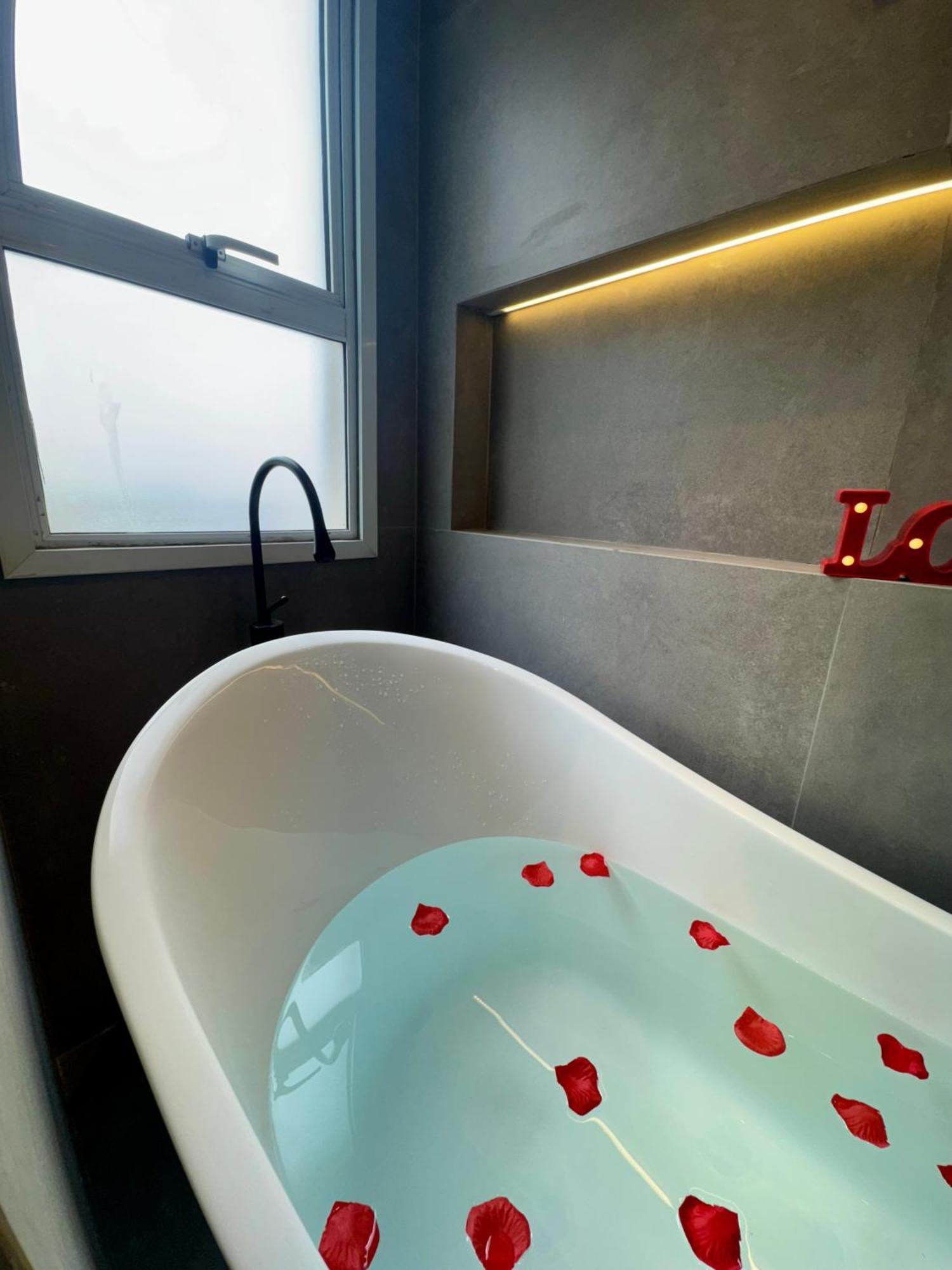 Uh House , Estacionamento , Piscina, Bela Vista Apartment *