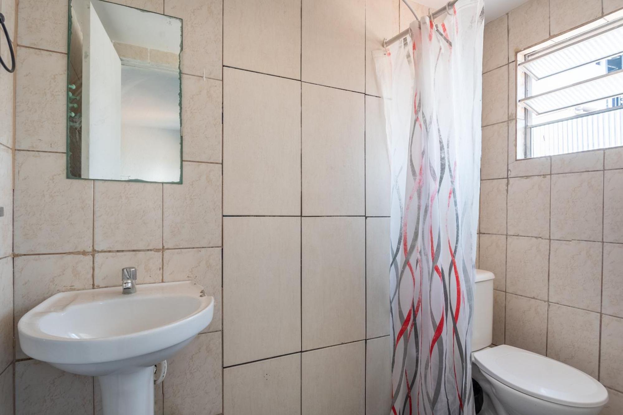 Oyo Nacoes Unidas, 4*