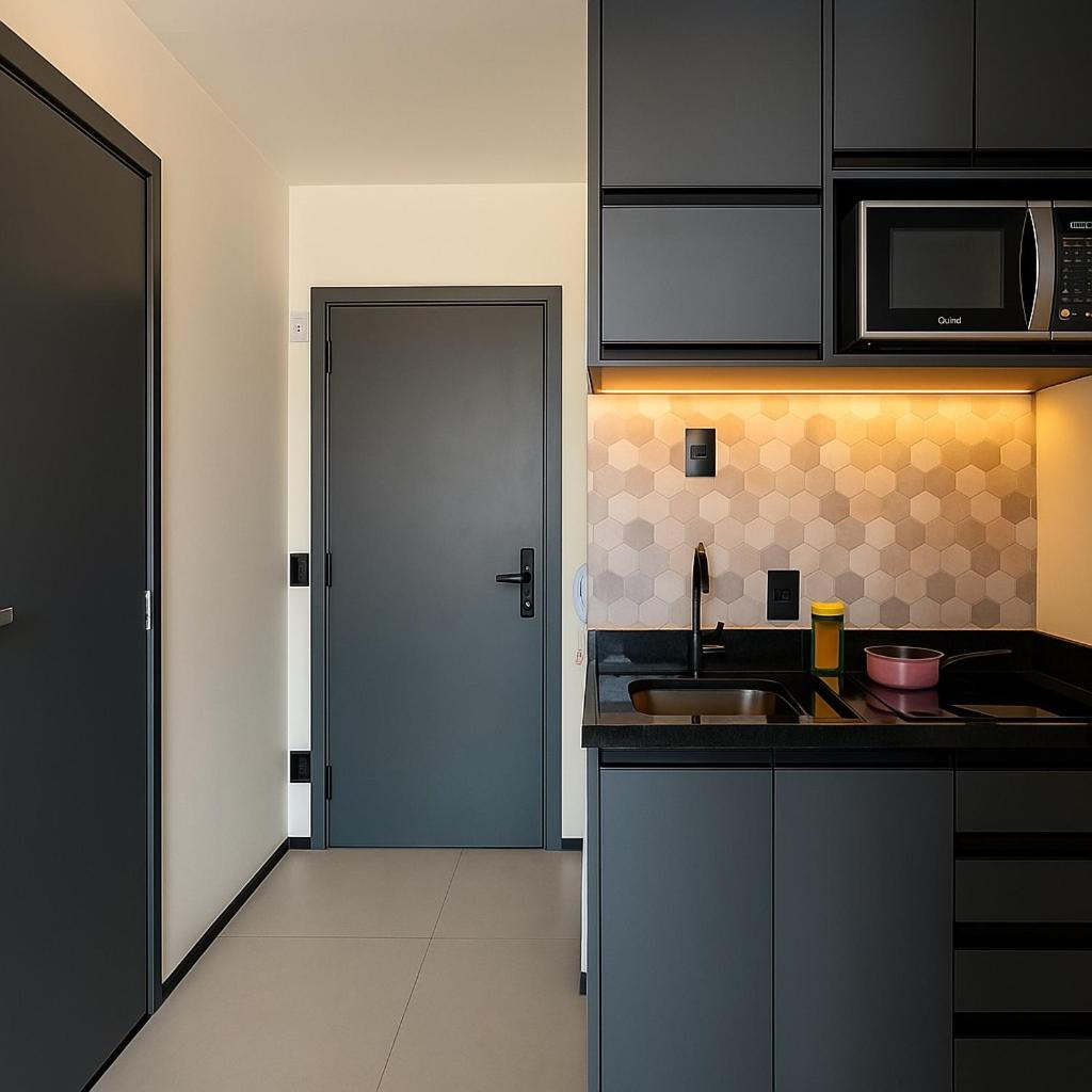 2306 - Modern With Allianz View & Rooftop Pool