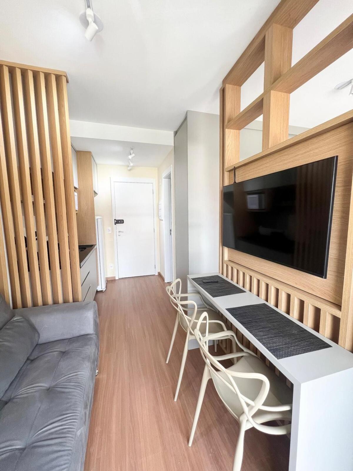 230 Meters From The Subway, 5 Minutes From The Consulate *
