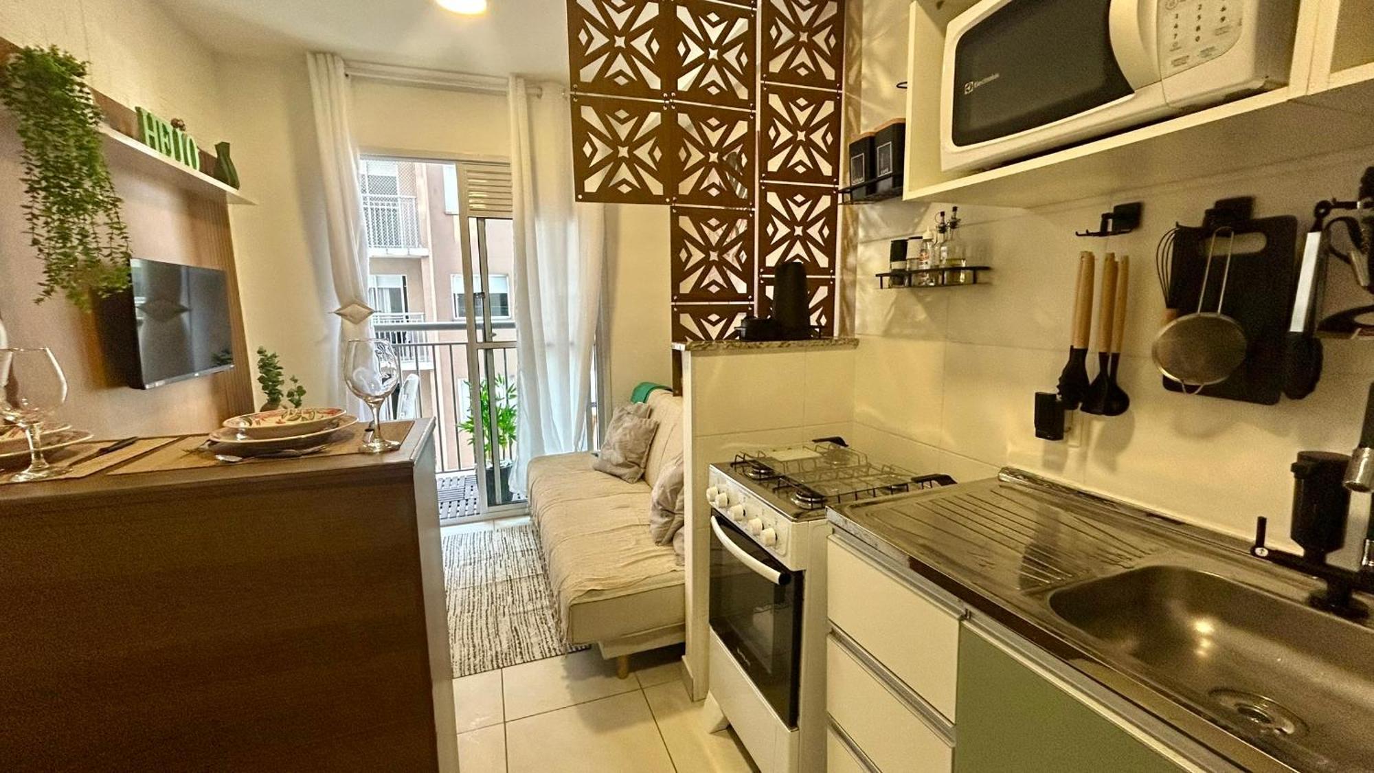 O Completo Com Sacada Prox Tokio Marine Hall Apartemen
