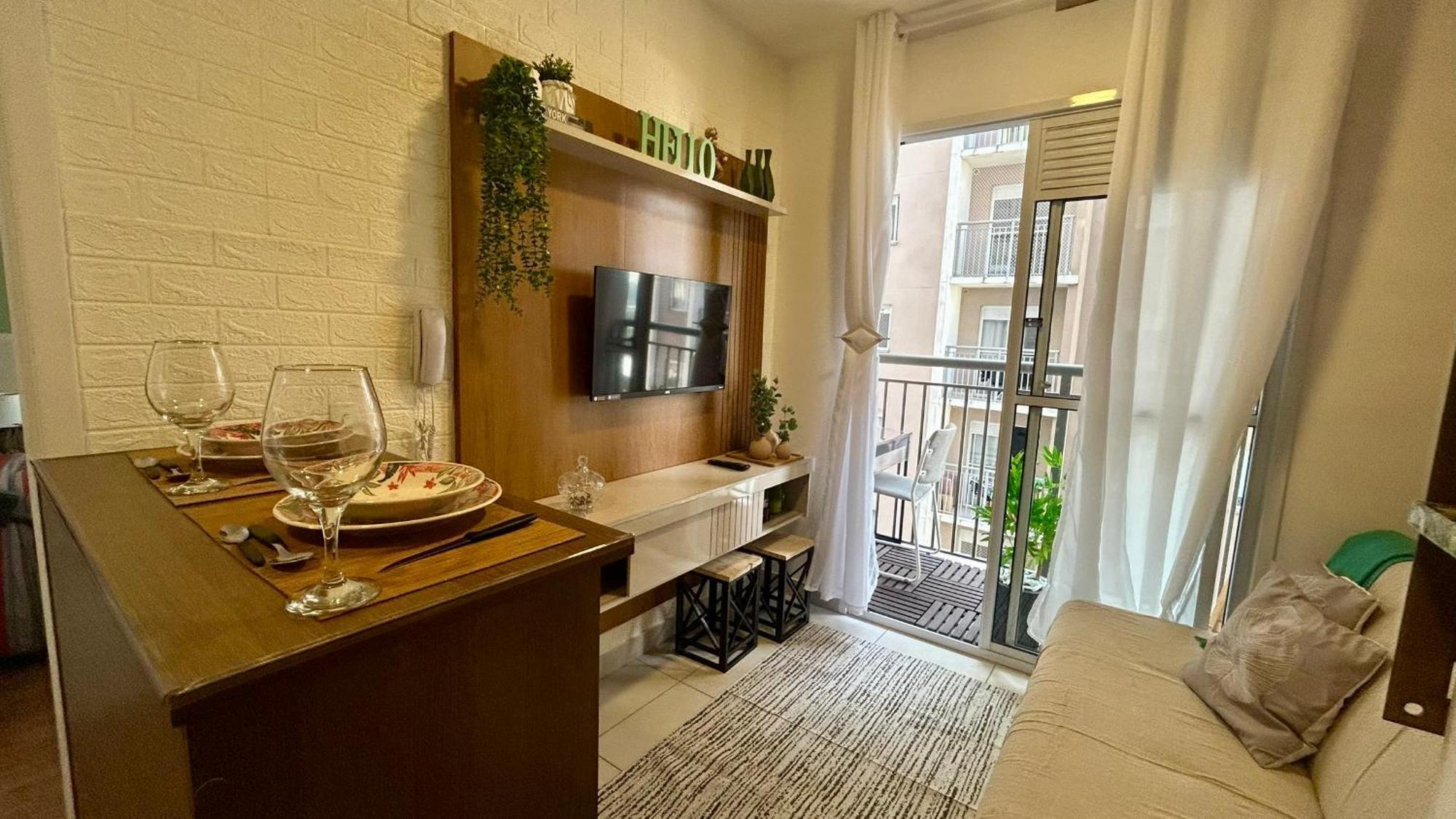 O Completo Com Sacada Prox Tokio Marine Hall Apartemen *