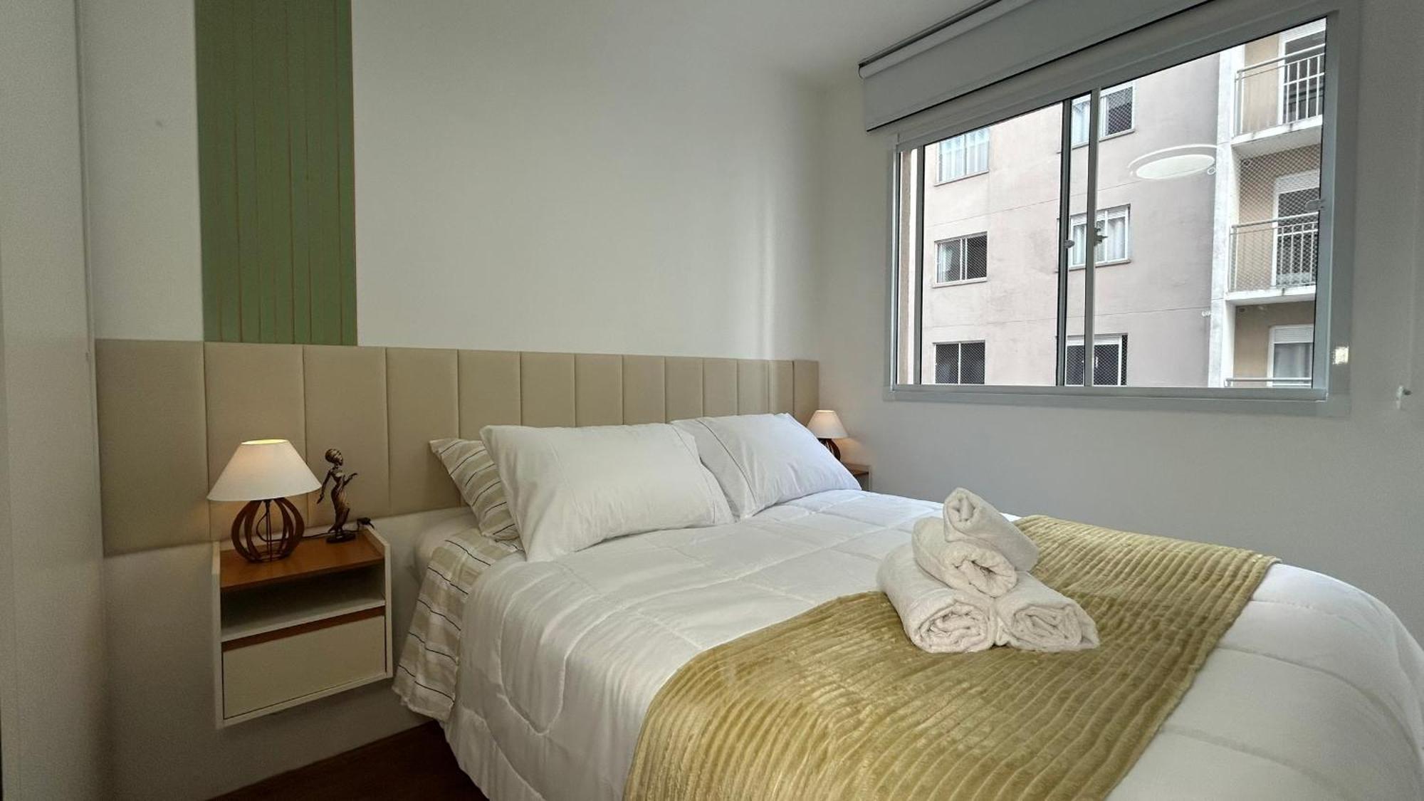 O Completo Com Sacada Prox Tokio Marine Hall Apartemen