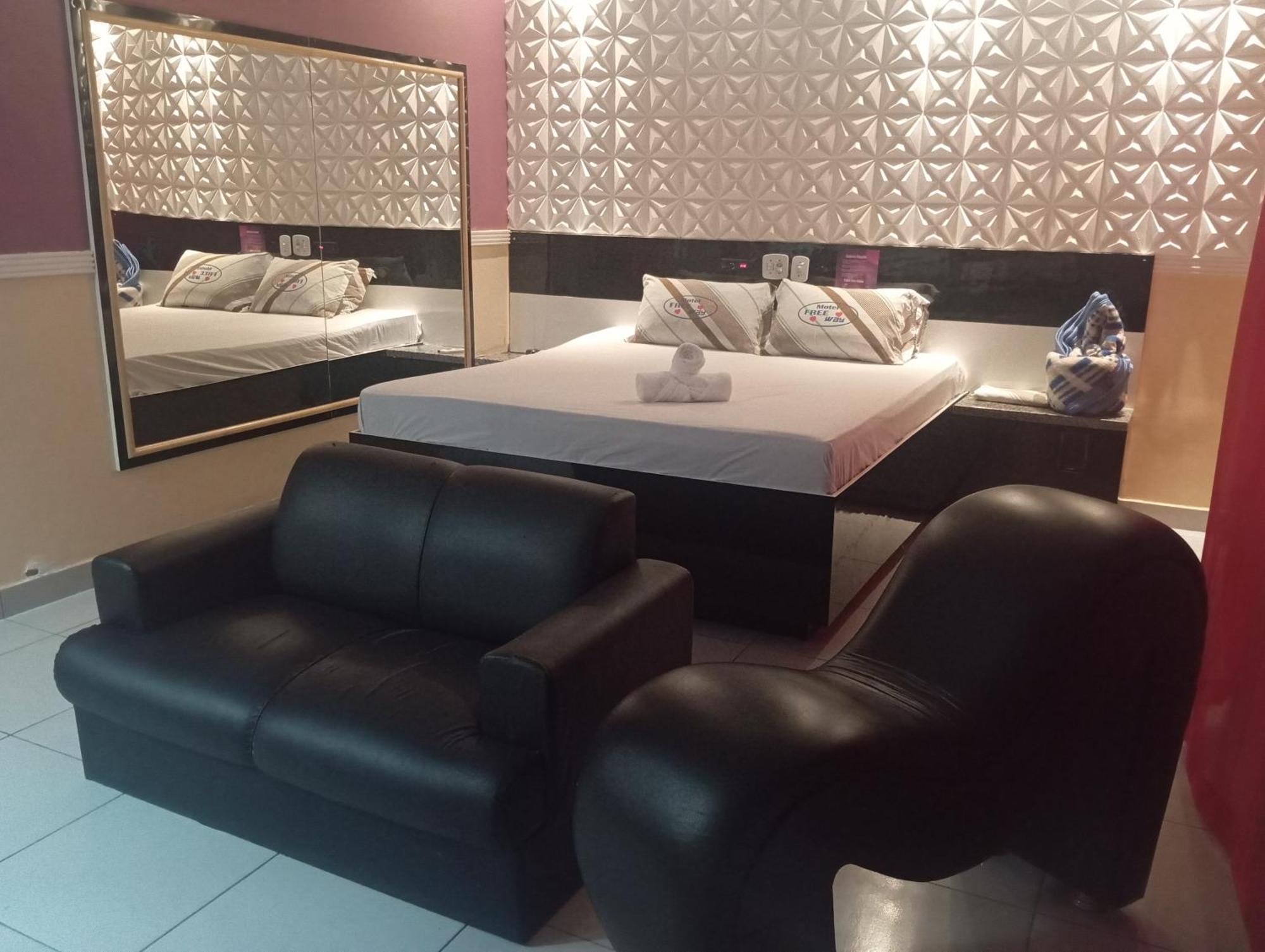 Hotel do amor Free Way (adults Only)