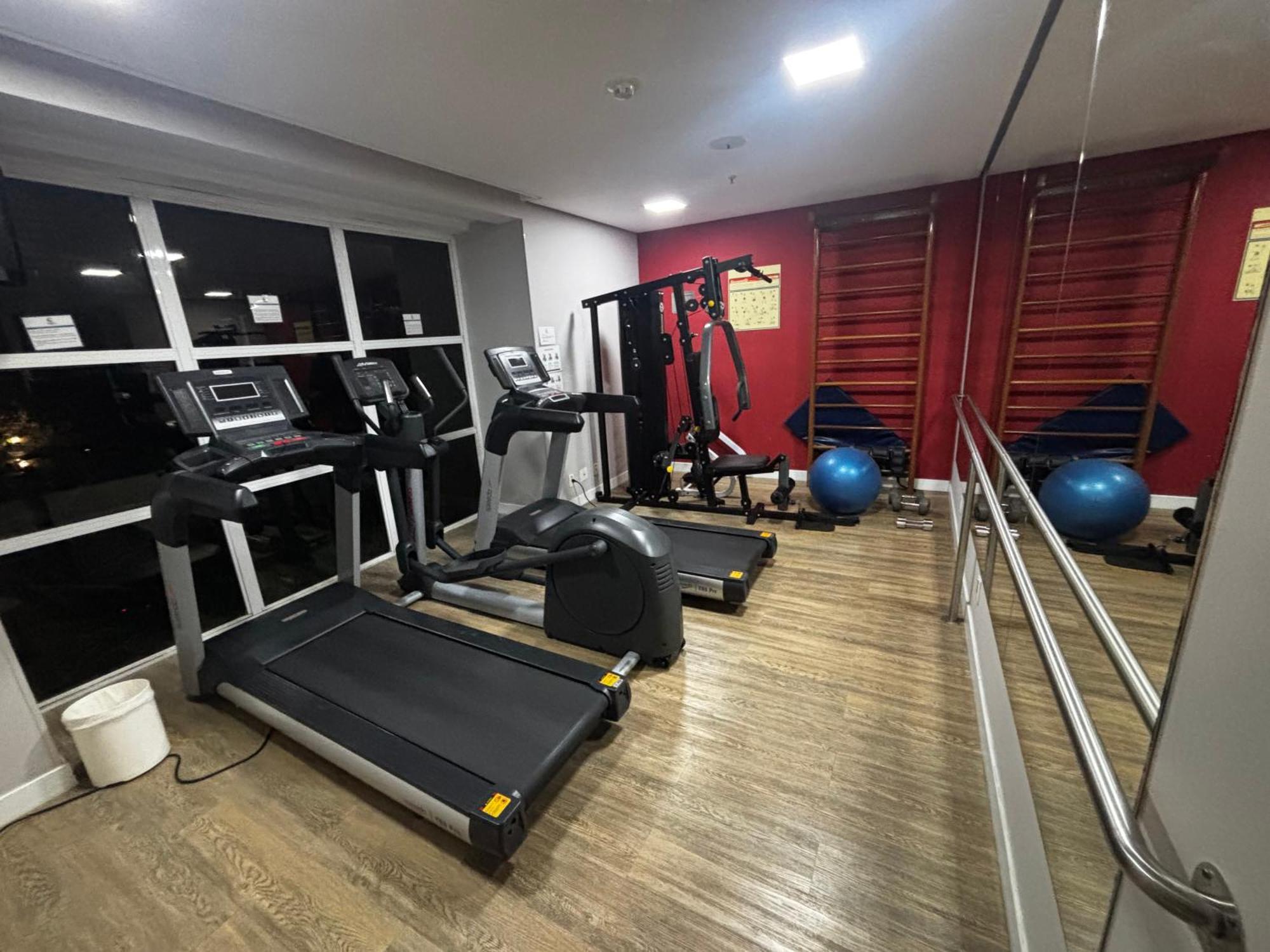 Flat Comfort Frente Metro Moema Com Sacada 1702
