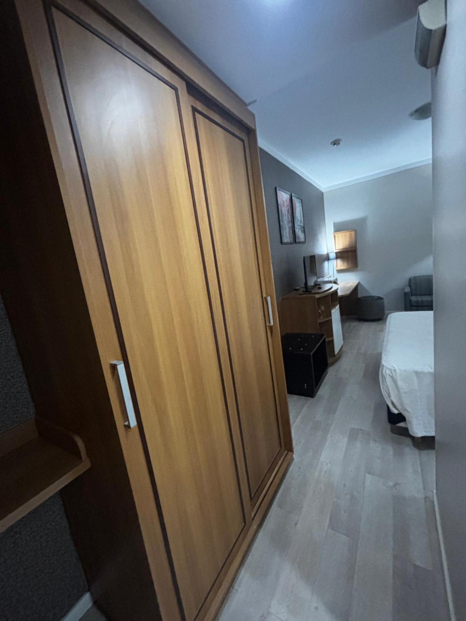 Hotel Flat Comfort Frente Metro Moema Com Sacada 1702 3*