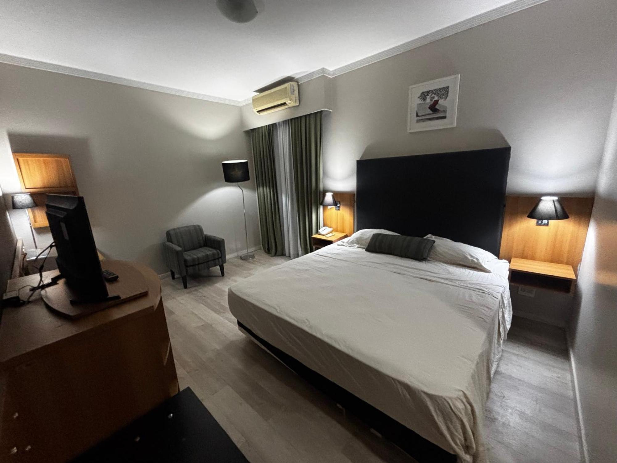 Flat Comfort Frente Metro Moema Com Sacada 1702 Hotel 3*