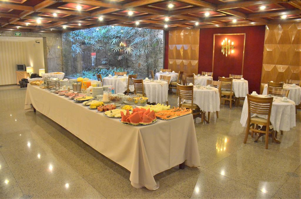 Khách sạn Castelar 3*