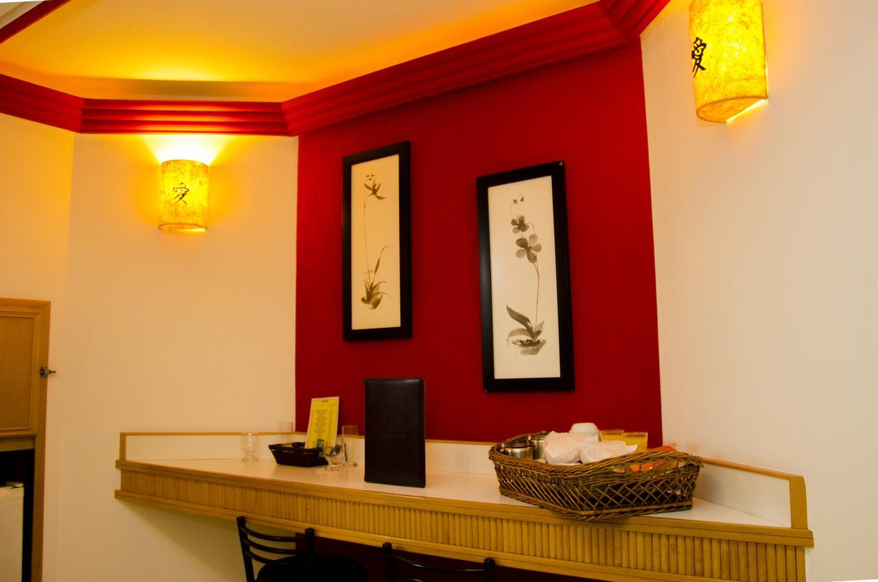 Hotel Omega Palace 3*