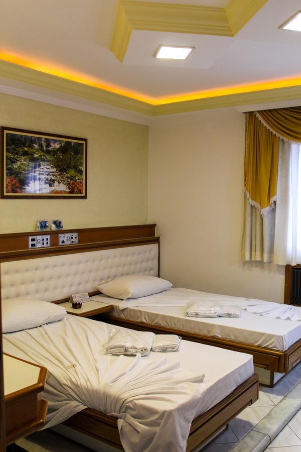Hotel Omega Palace 3*