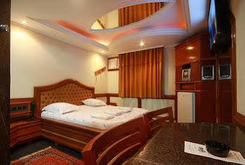 Delirius (adults Only) 2*